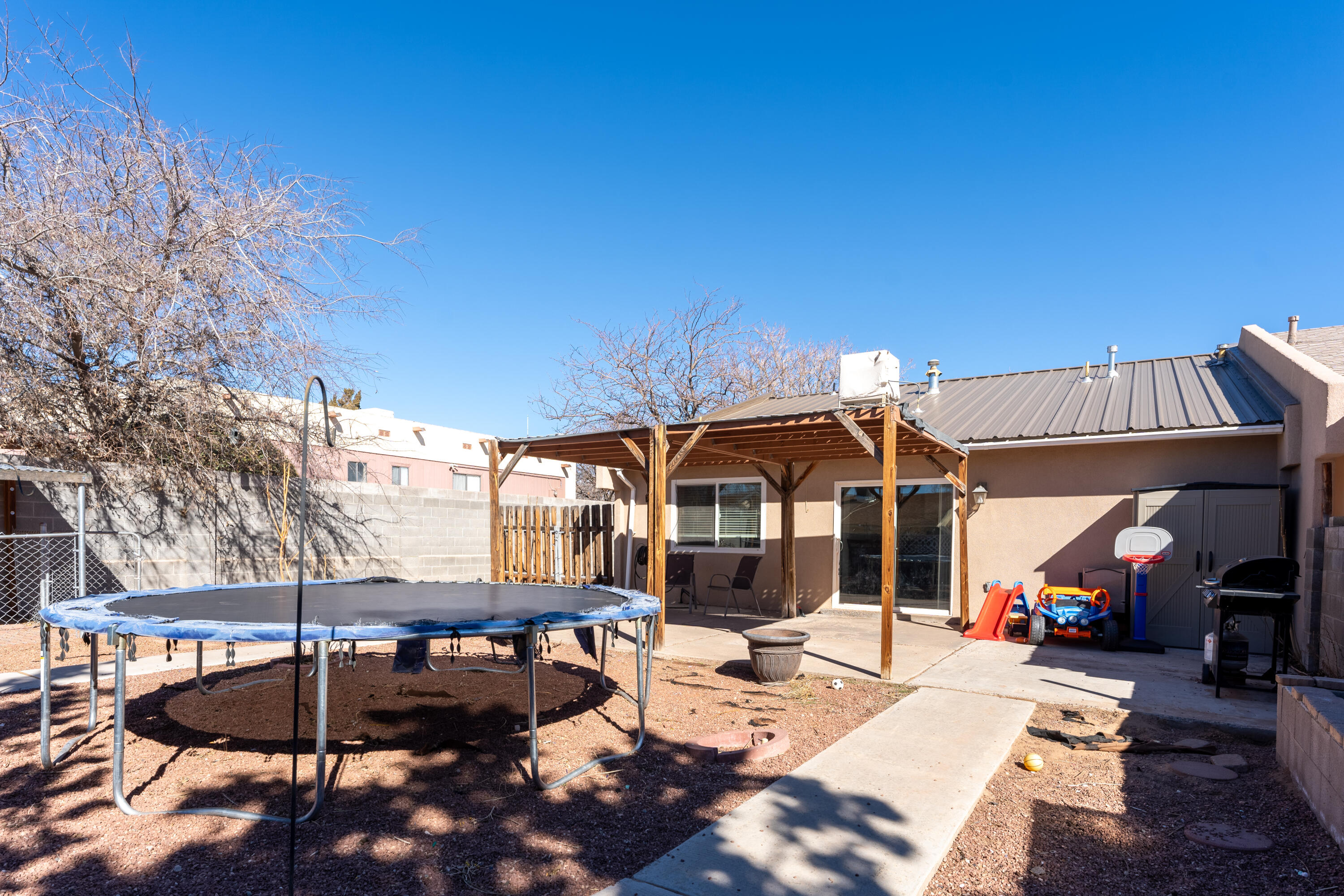 761 Stallion Road SE