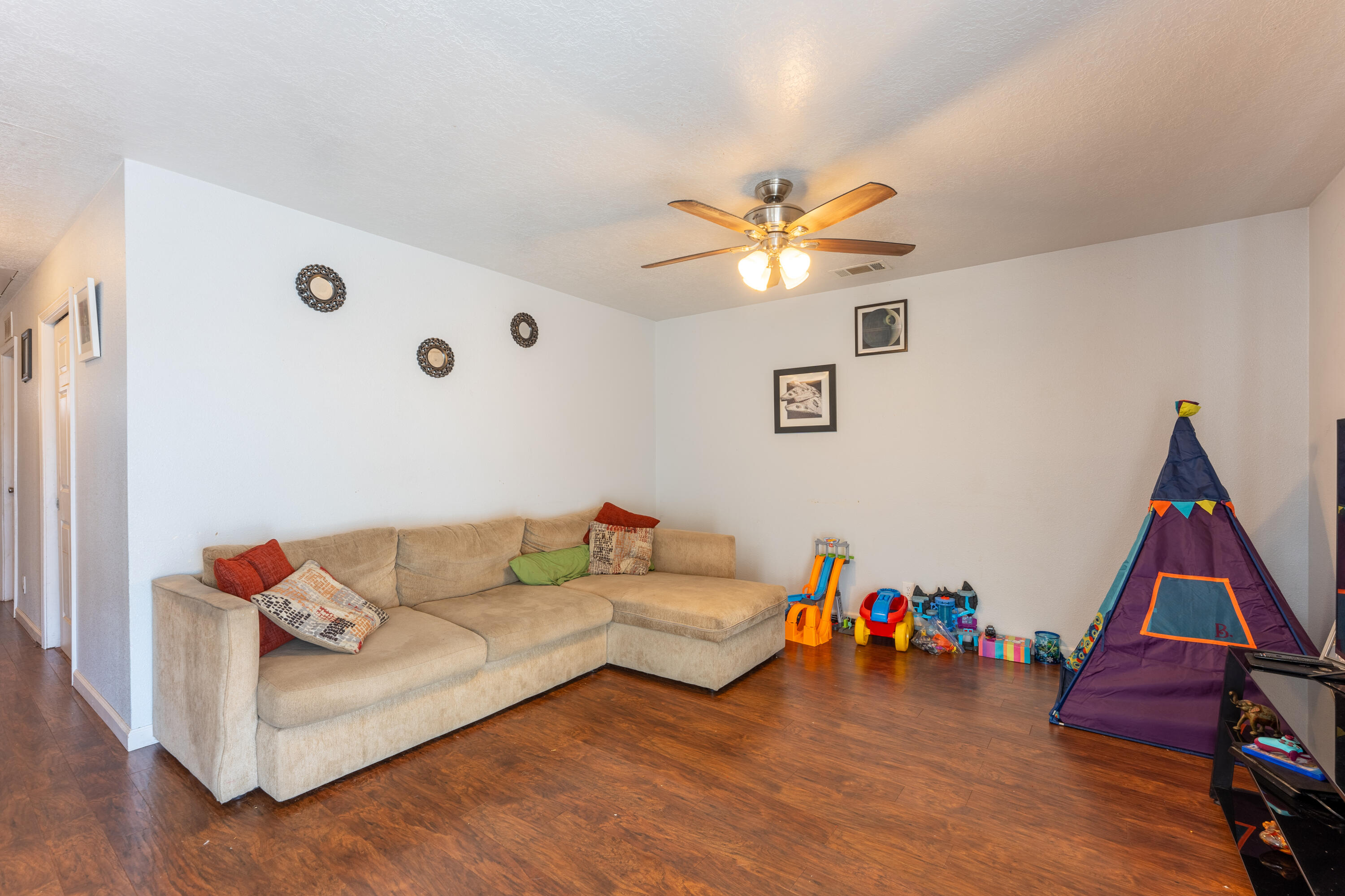761 Stallion Road SE