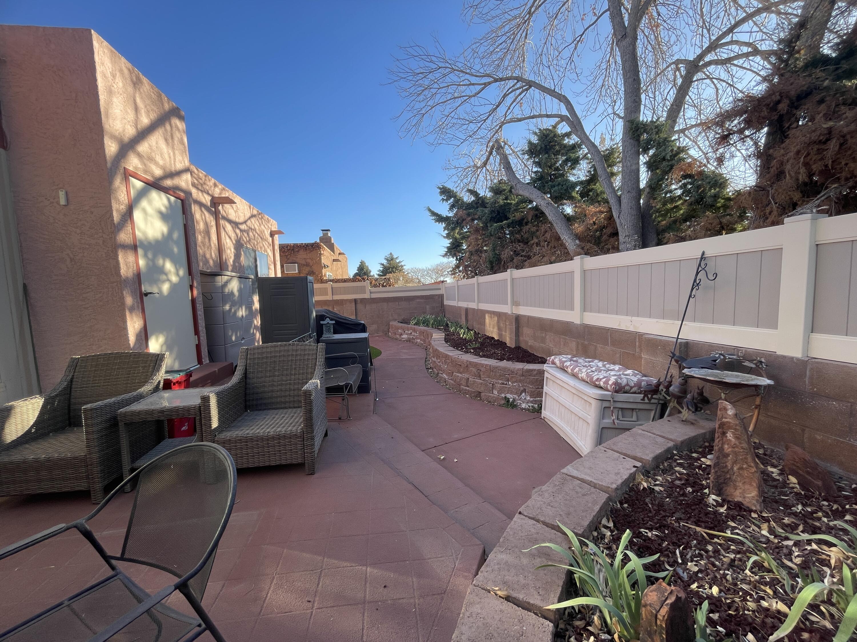 6305 ANNAPOLIS Drive NE