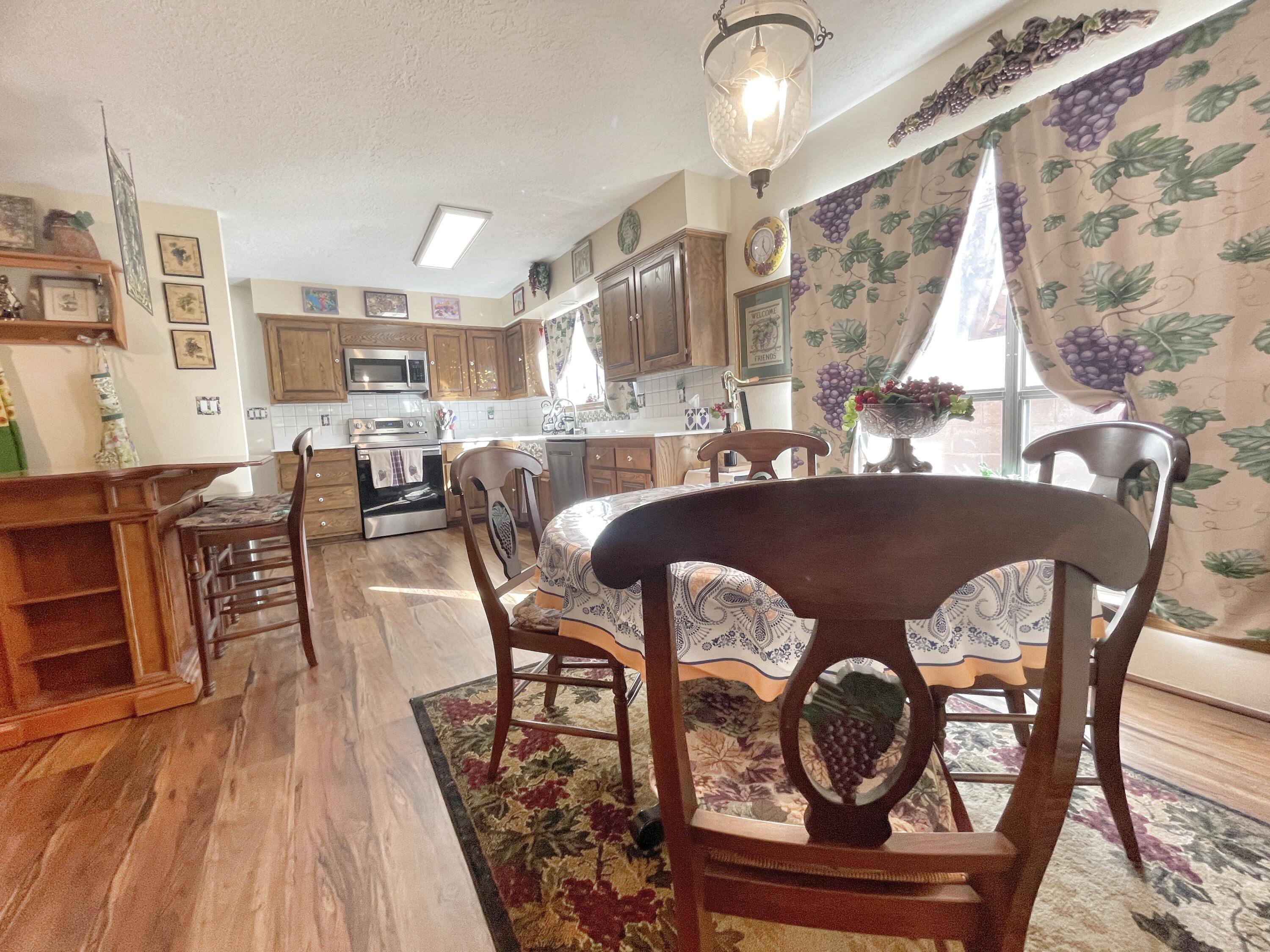 6305 ANNAPOLIS Drive NE