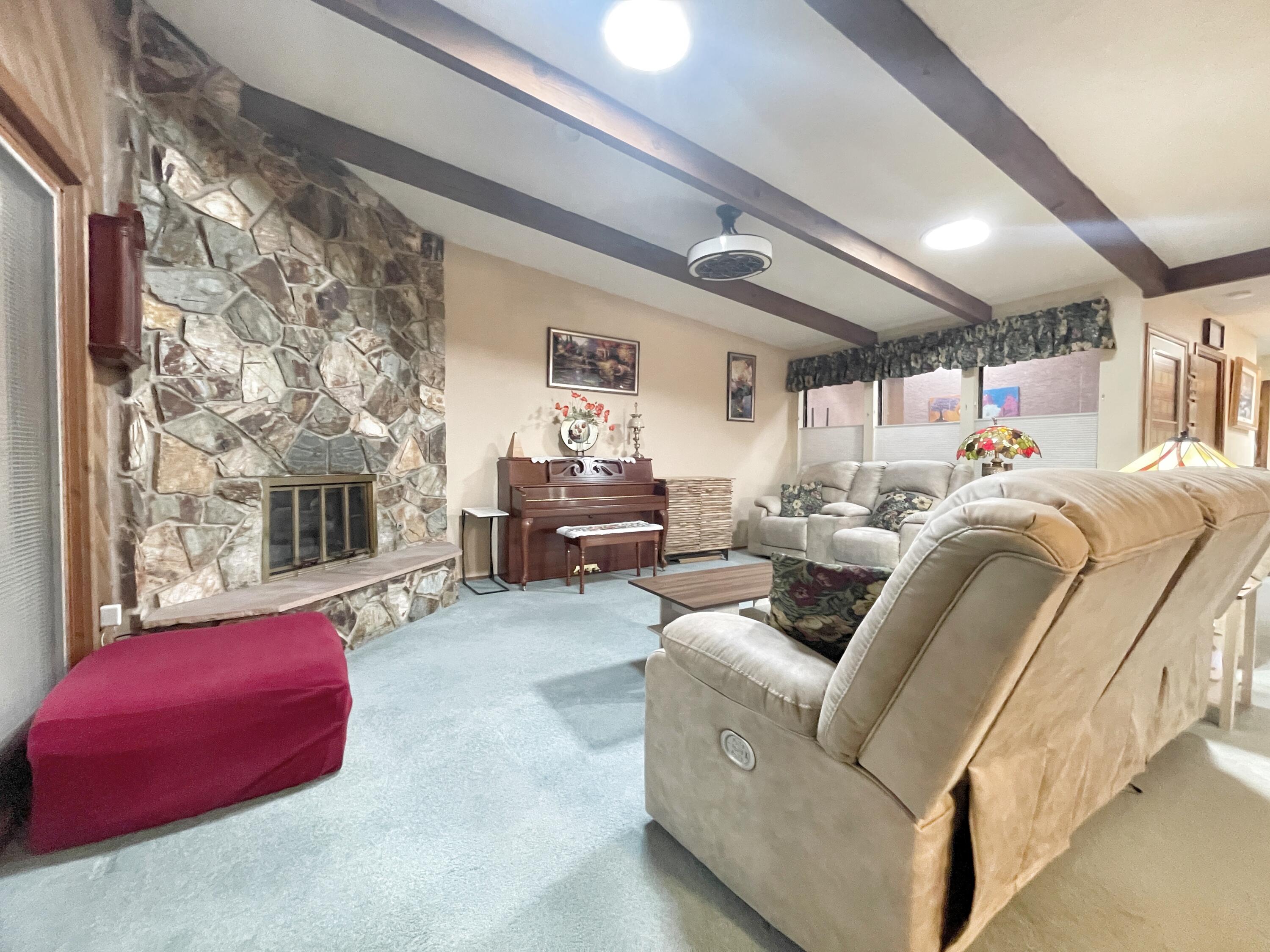 6305 ANNAPOLIS Drive NE