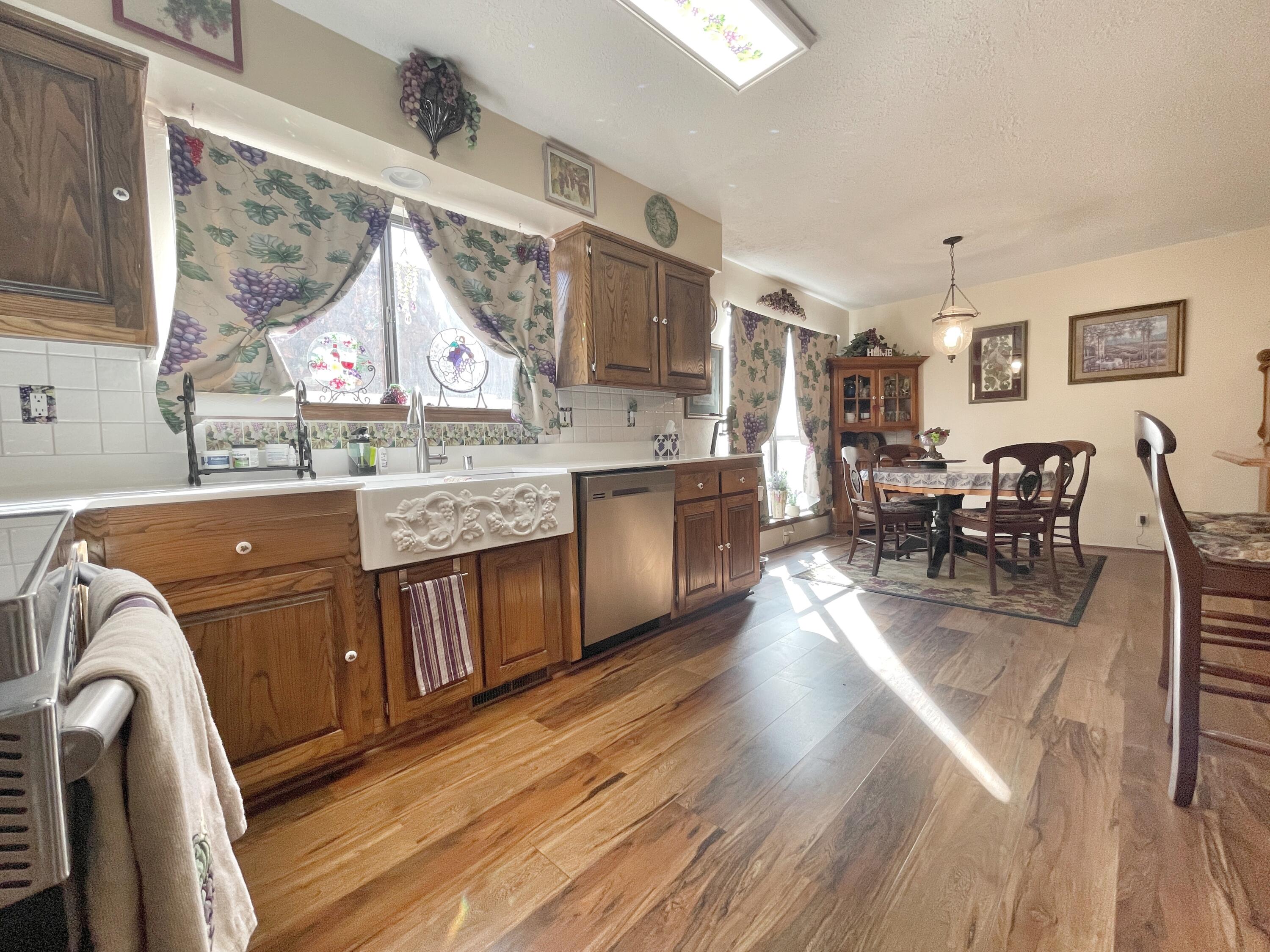 6305 ANNAPOLIS Drive NE