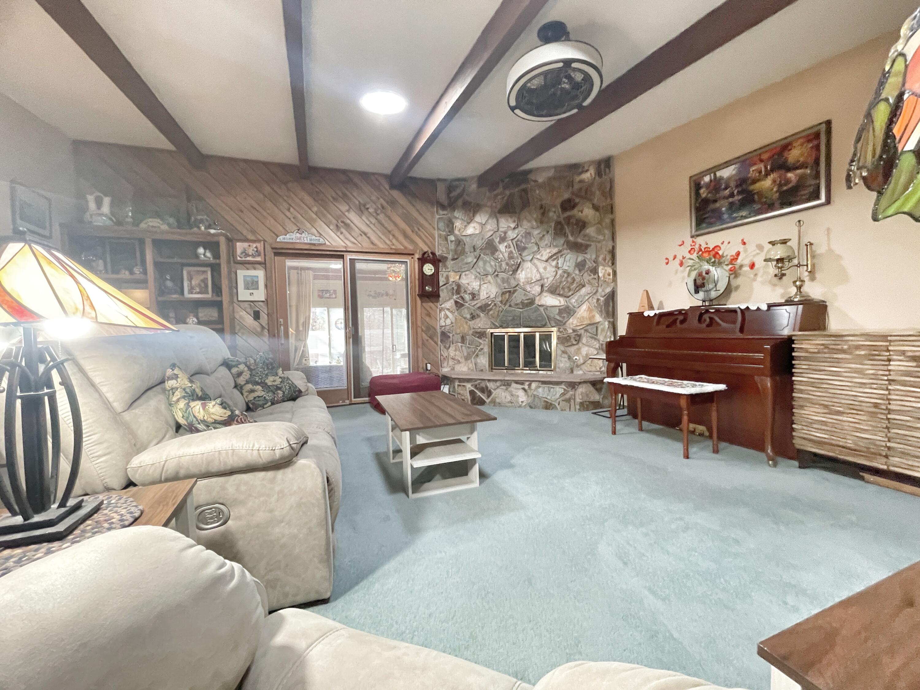 6305 ANNAPOLIS Drive NE
