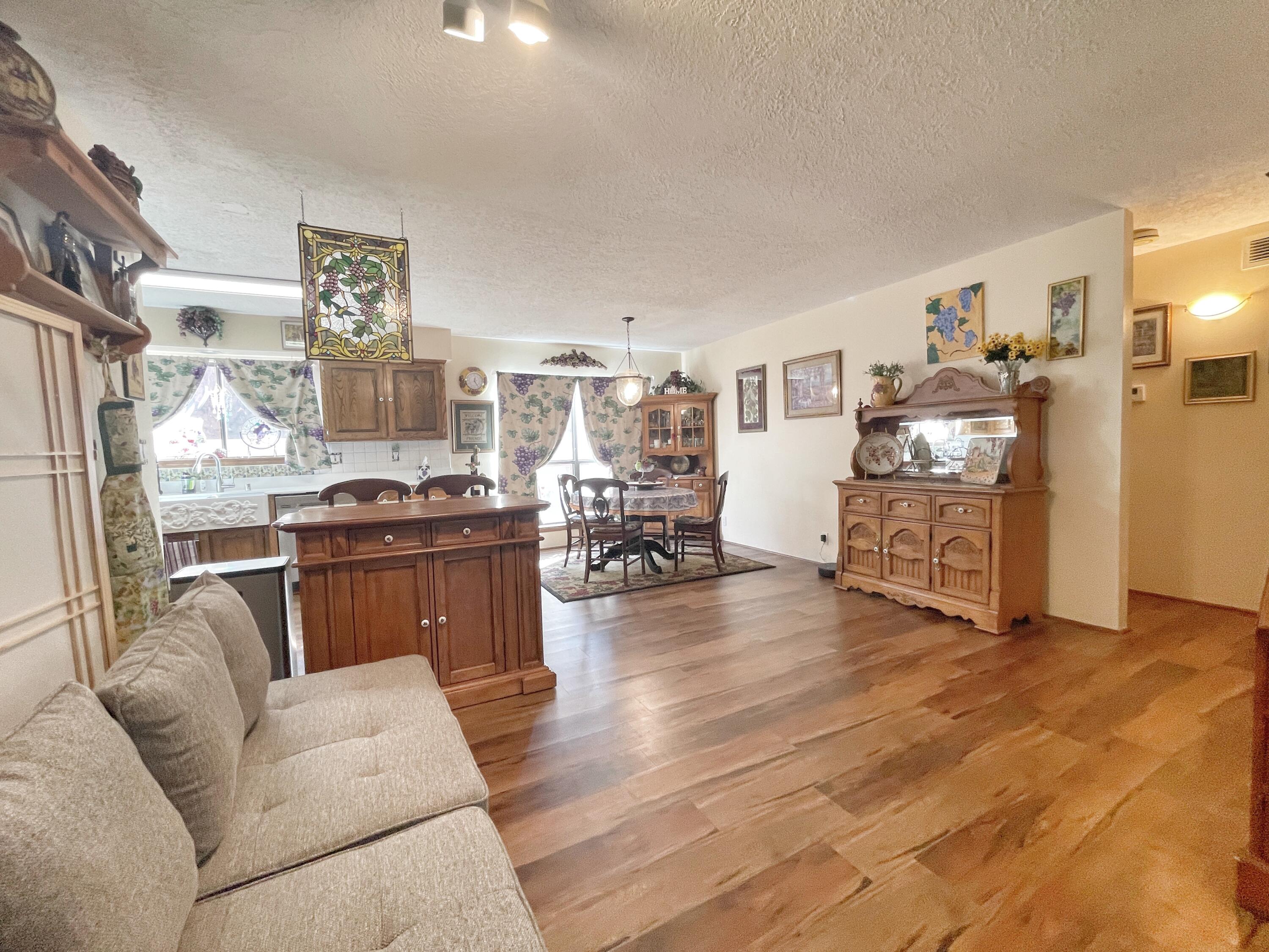 6305 ANNAPOLIS Drive NE