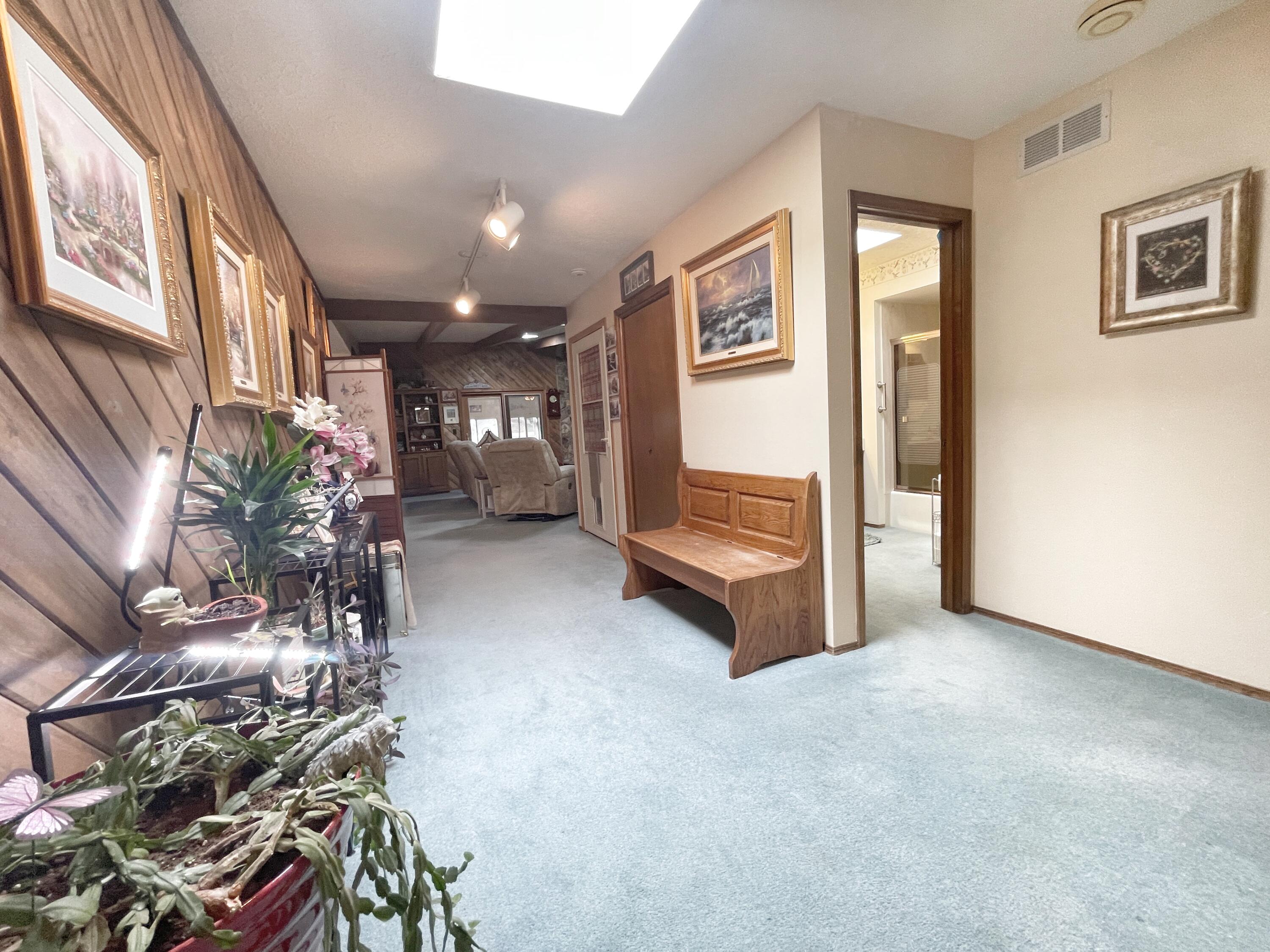 6305 ANNAPOLIS Drive NE