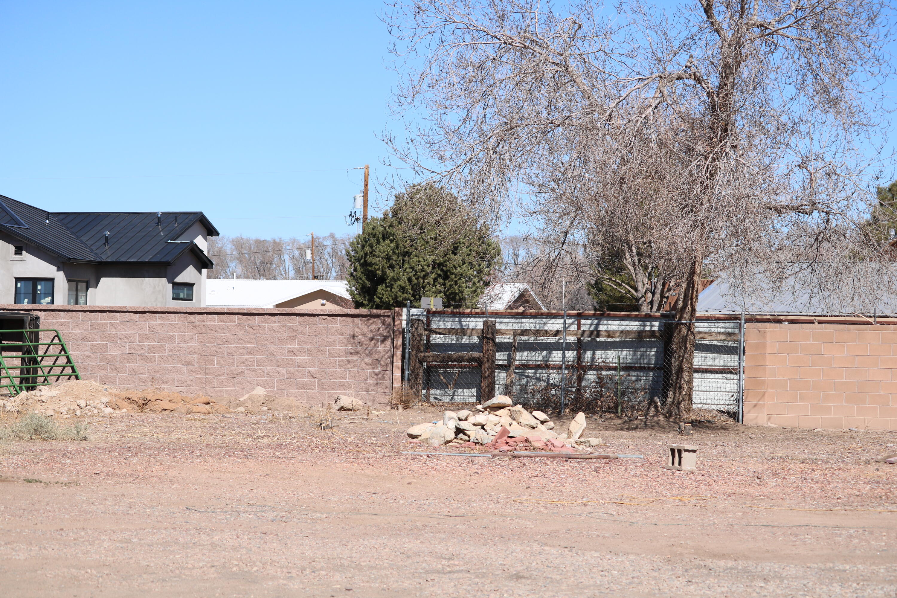 103 Ranchitos Road NW