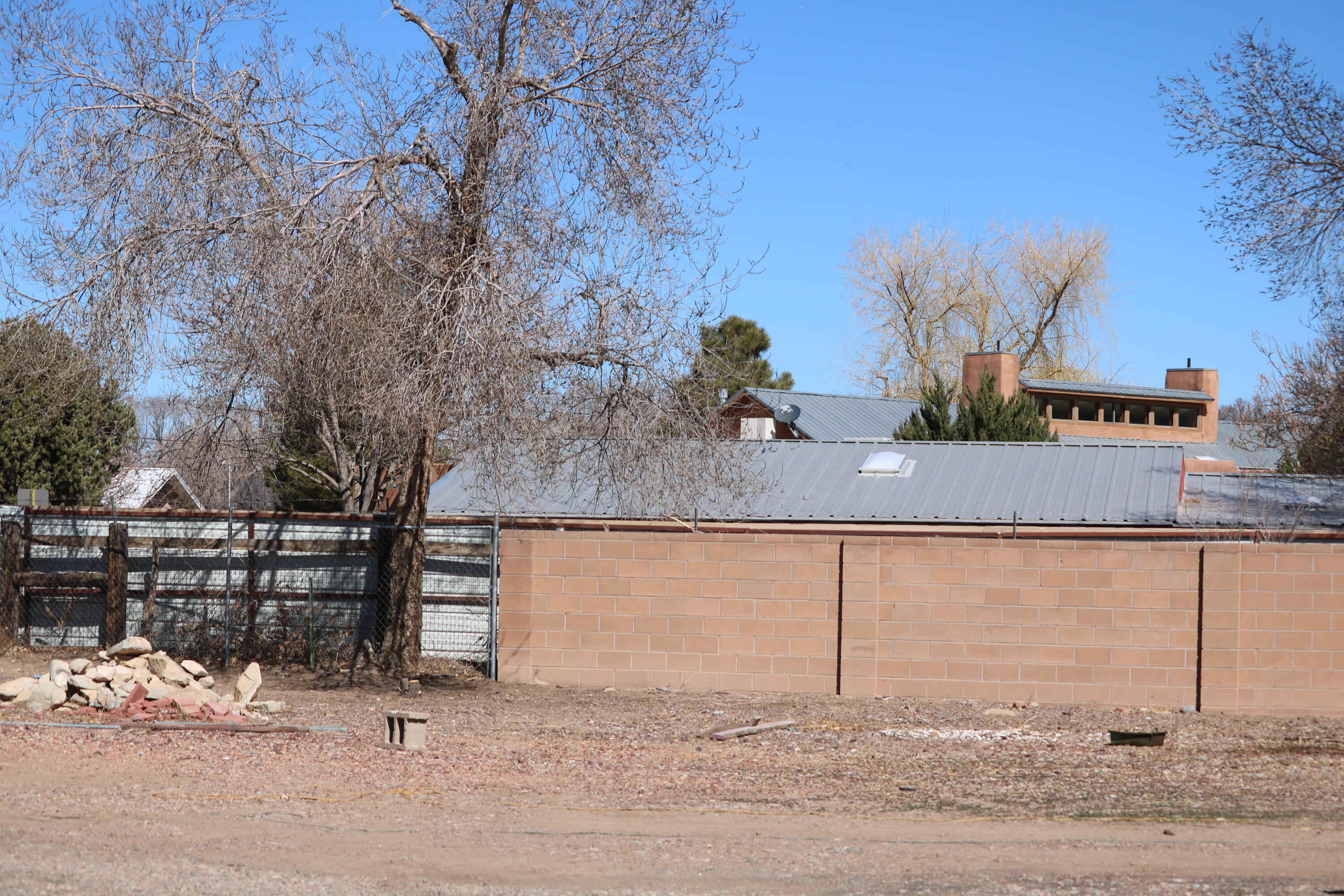 103 Ranchitos Road NW