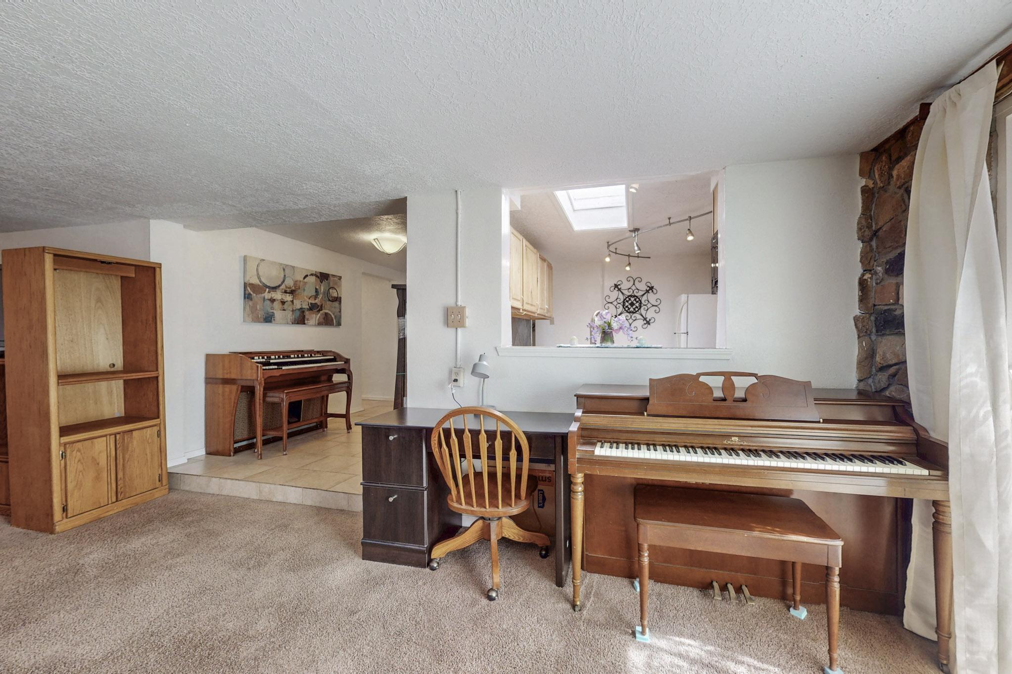 3421 Cuervo Drive NE