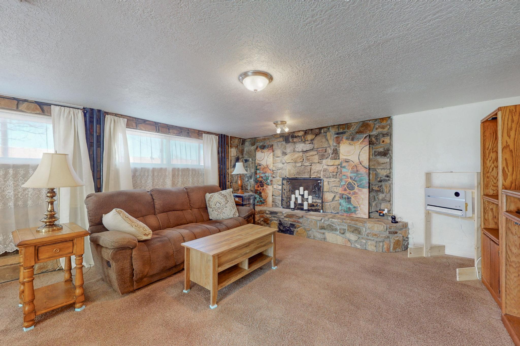3421 Cuervo Drive NE