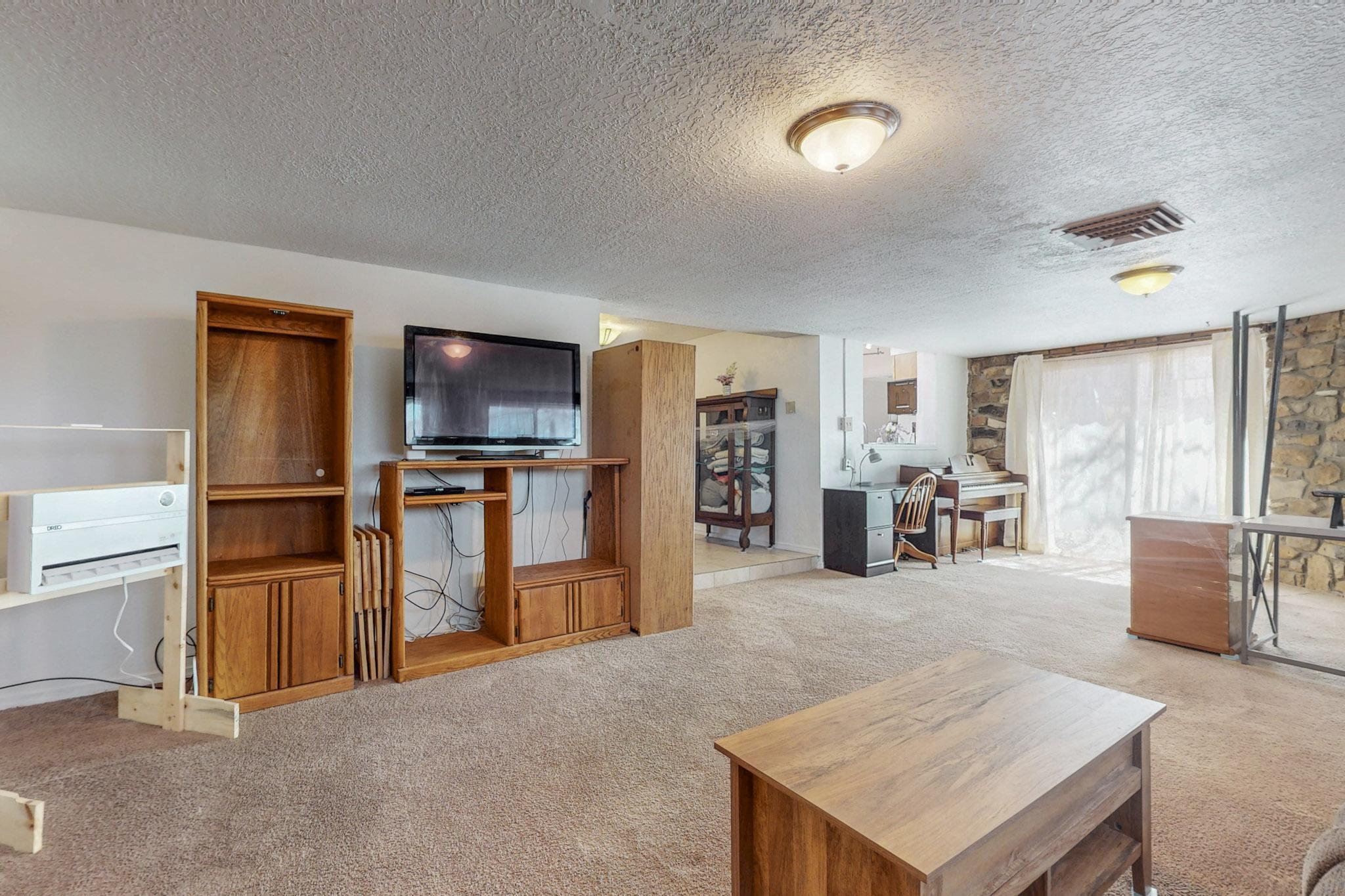 3421 Cuervo Drive NE