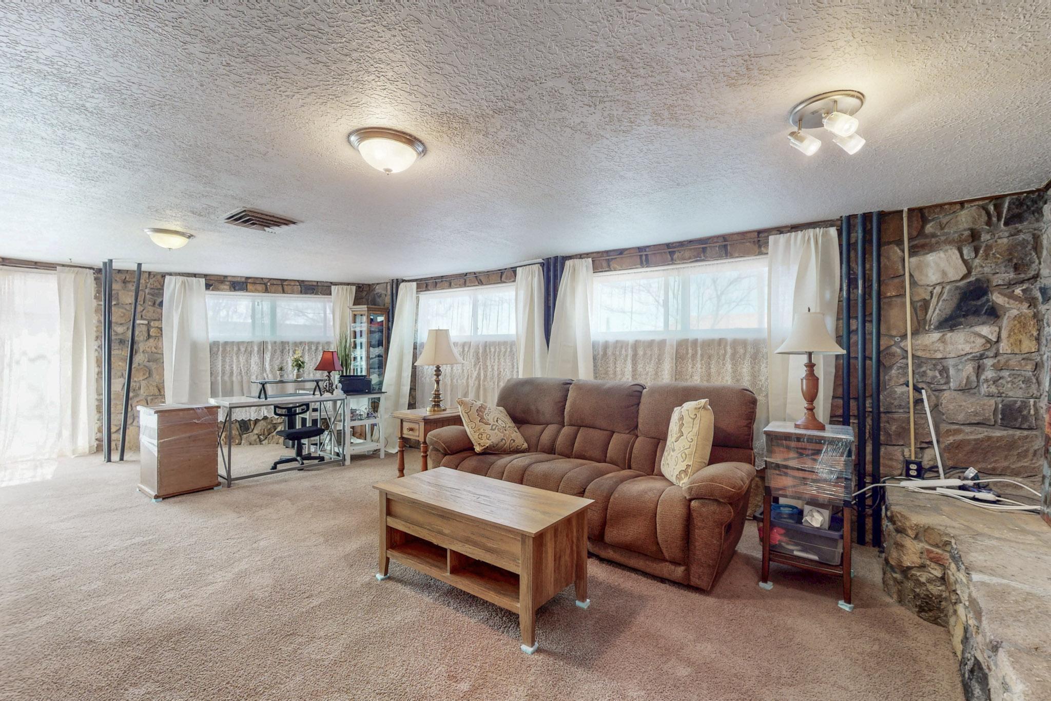 3421 Cuervo Drive NE