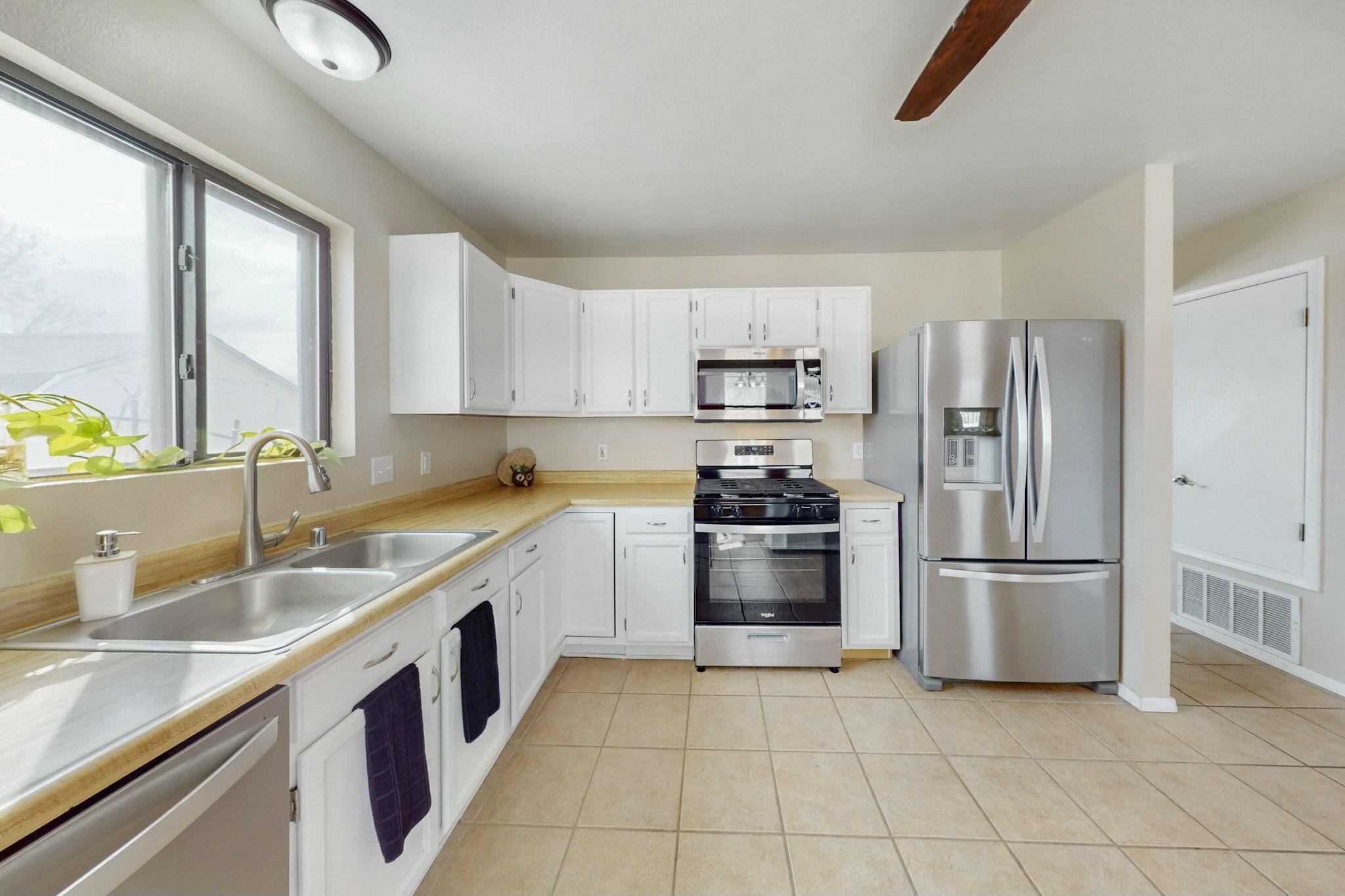 4828 PLATINUM Loop NE