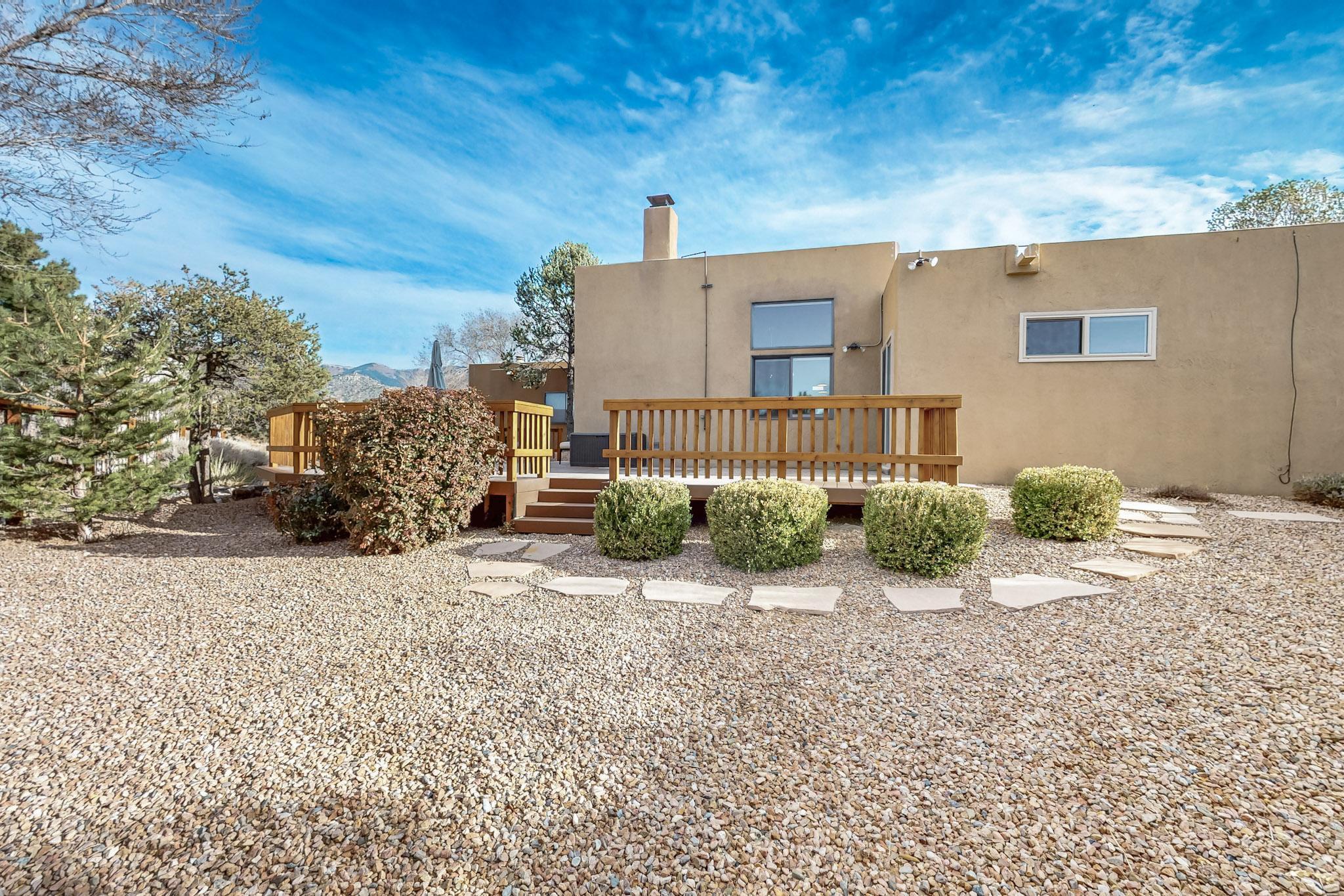 1911 QUAIL RUN Road NE