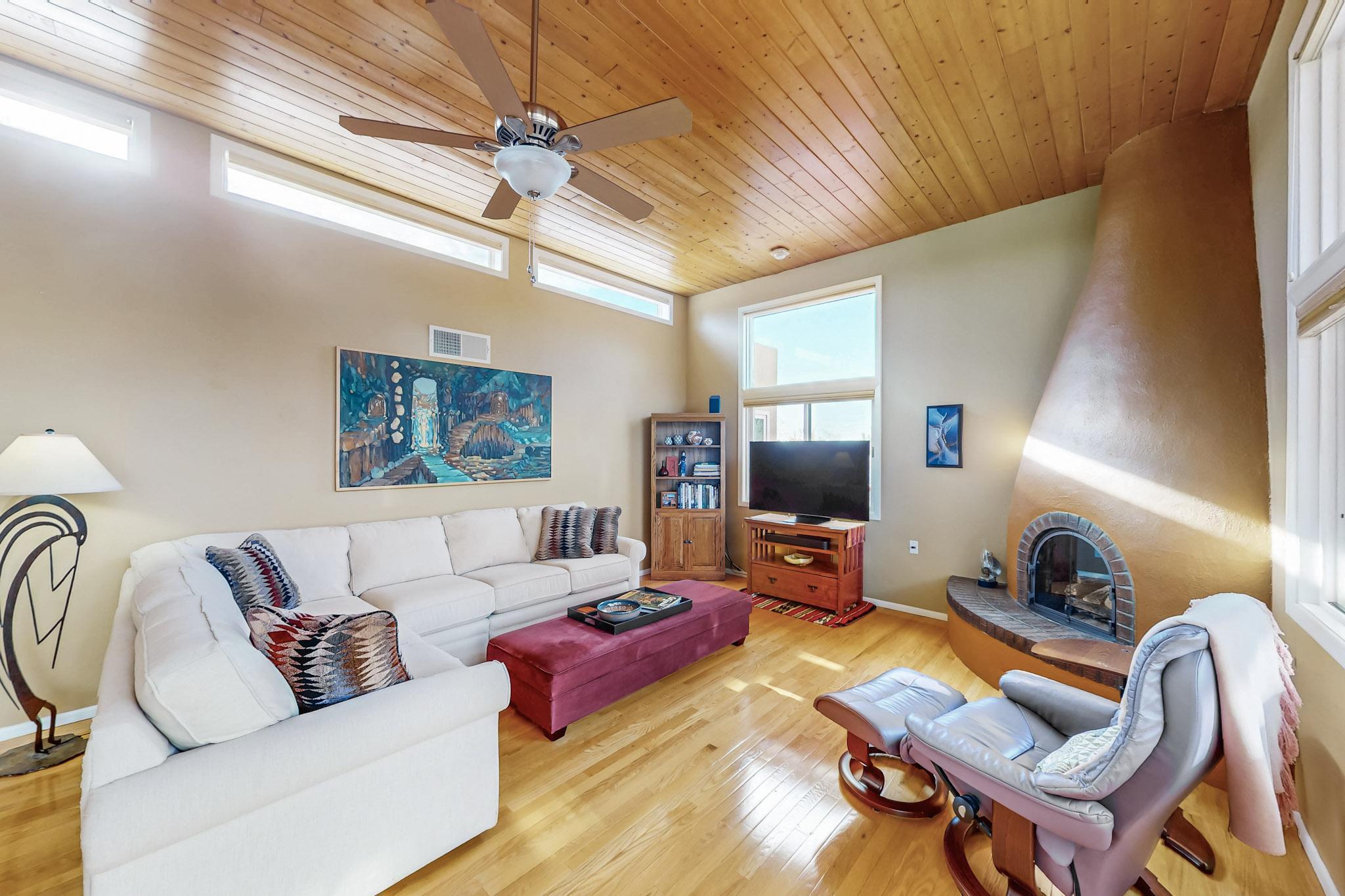 1911 QUAIL RUN Road NE