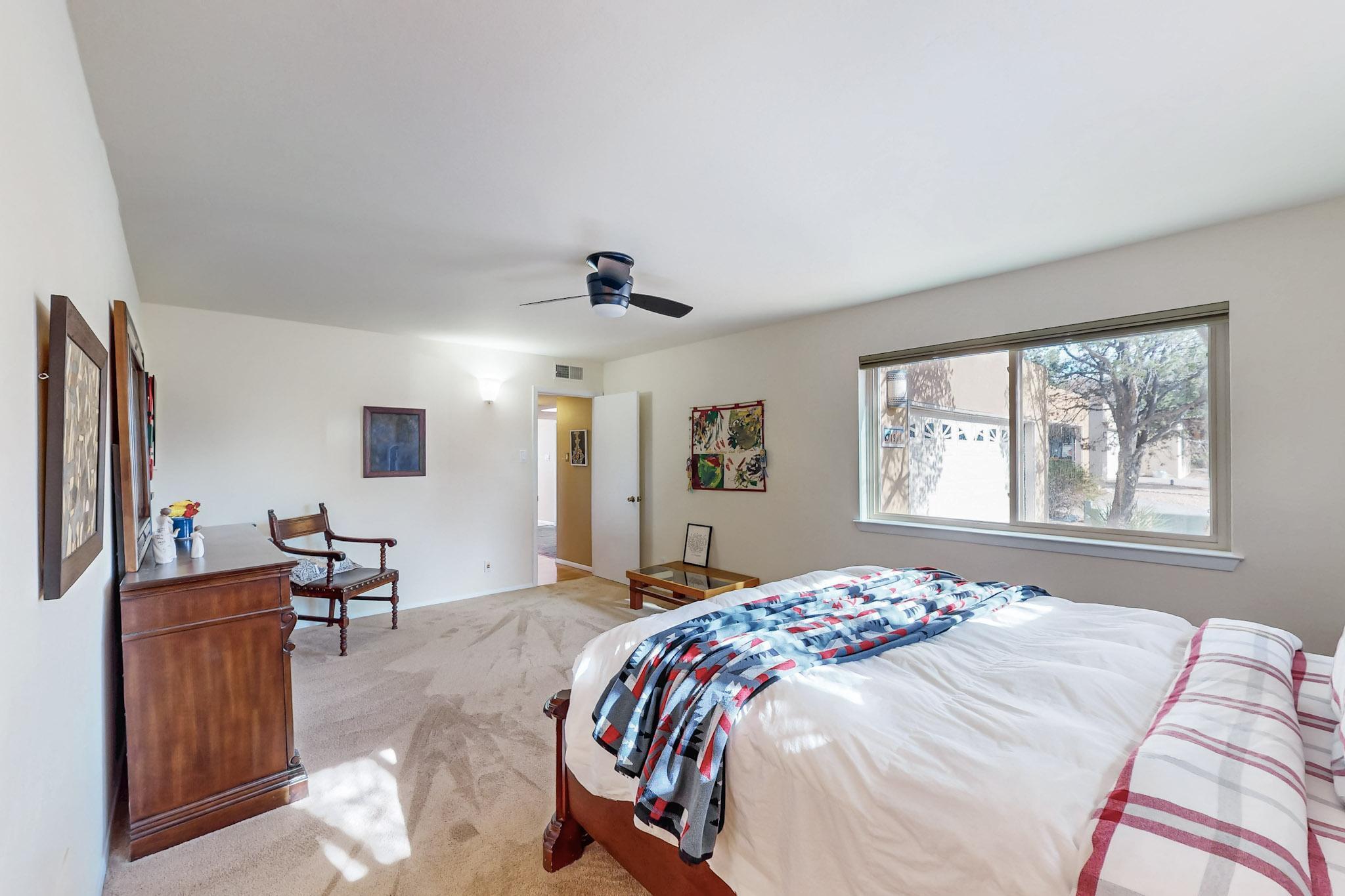 1911 QUAIL RUN Road NE