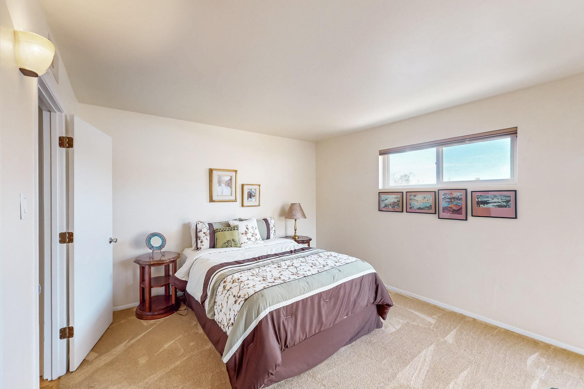 1911 QUAIL RUN Road NE
