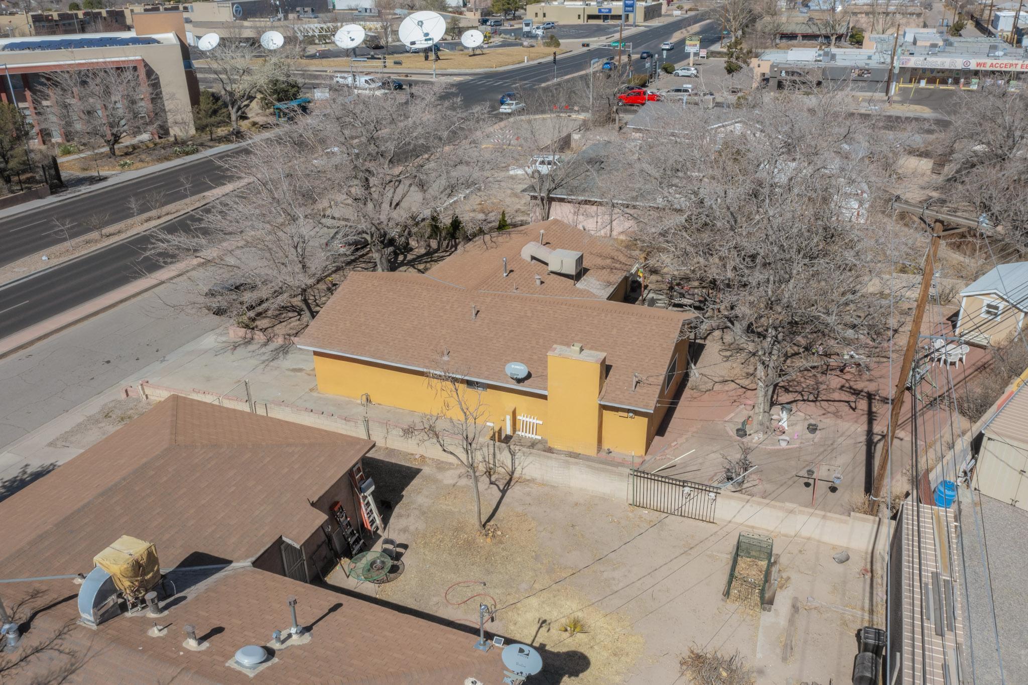 3706 CARLISLE Boulevard NE