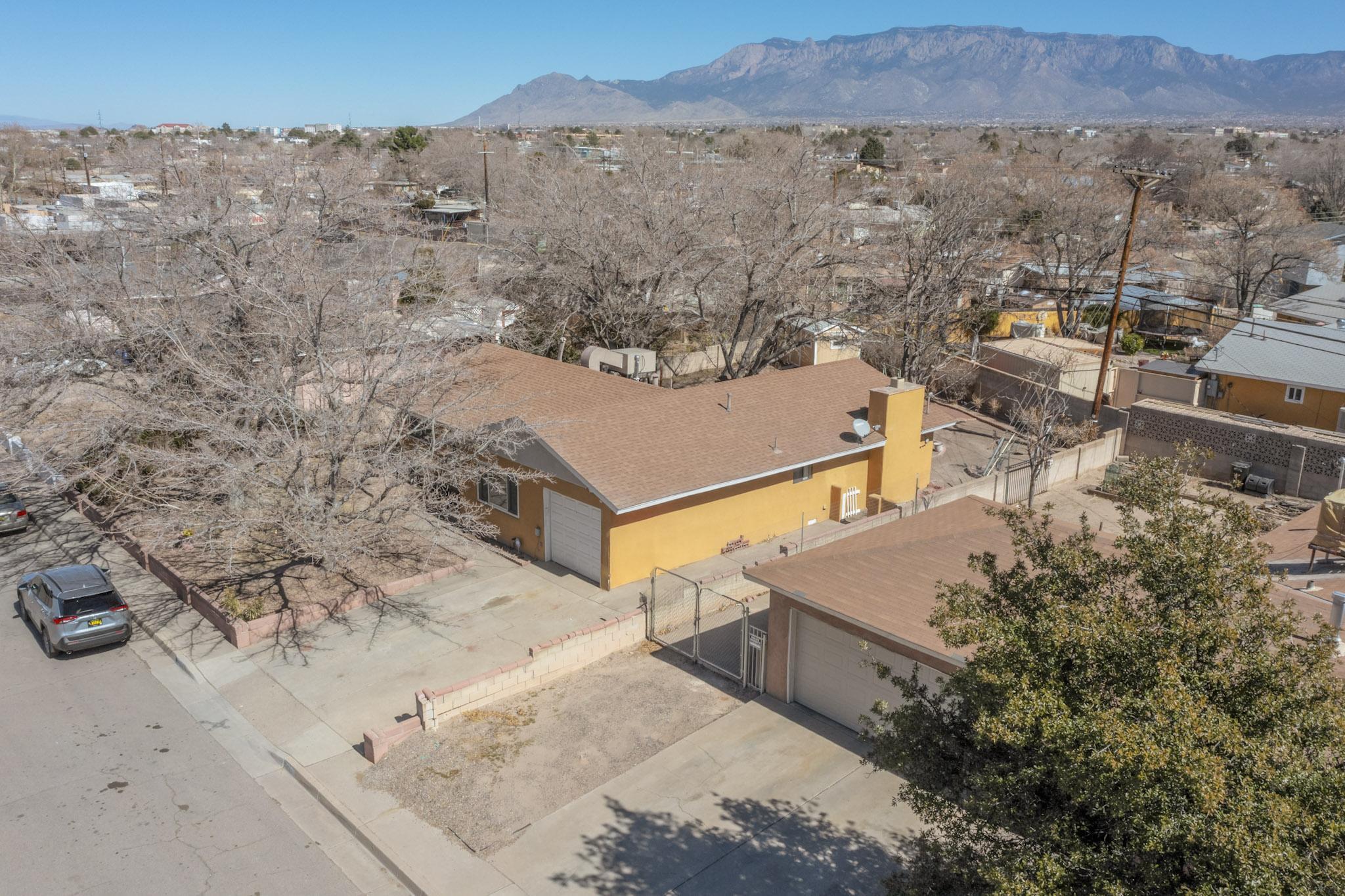 3706 CARLISLE Boulevard NE