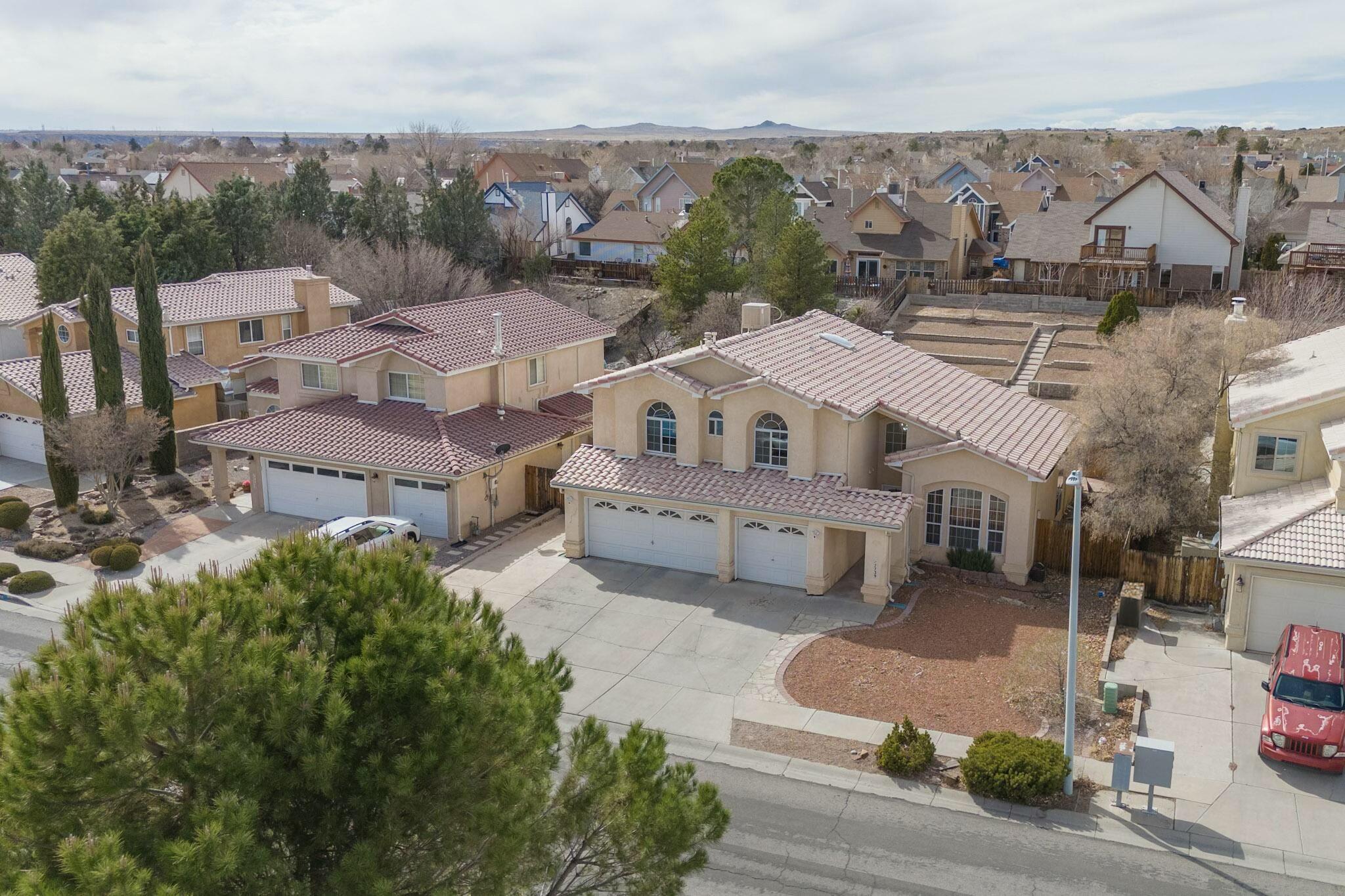 7739 RIDGEVIEW Drive NW