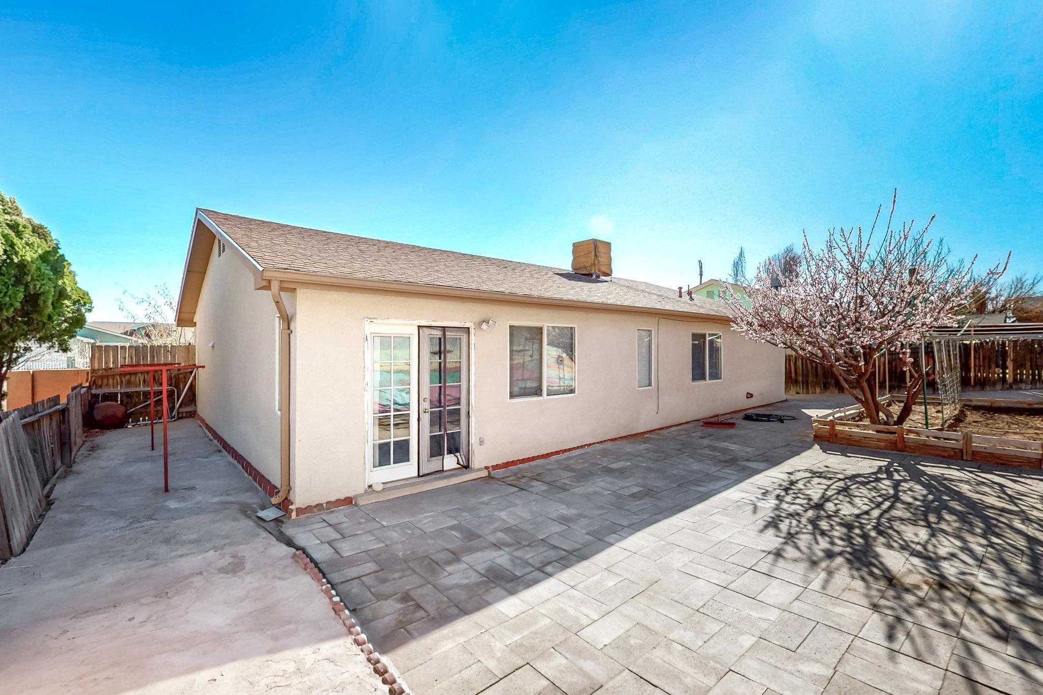 7801 AUTUMN CANYON Road SW