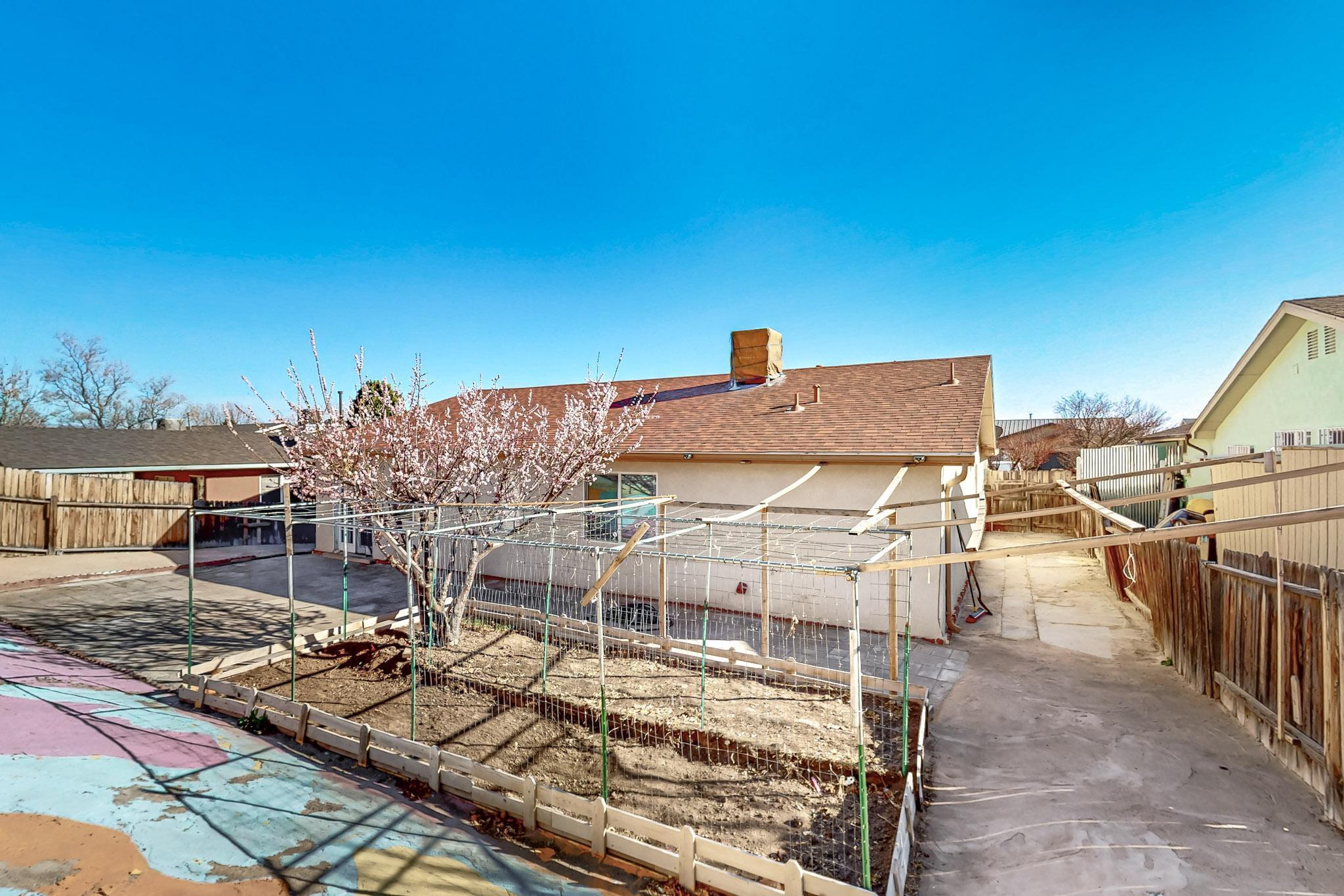 7801 AUTUMN CANYON Road SW