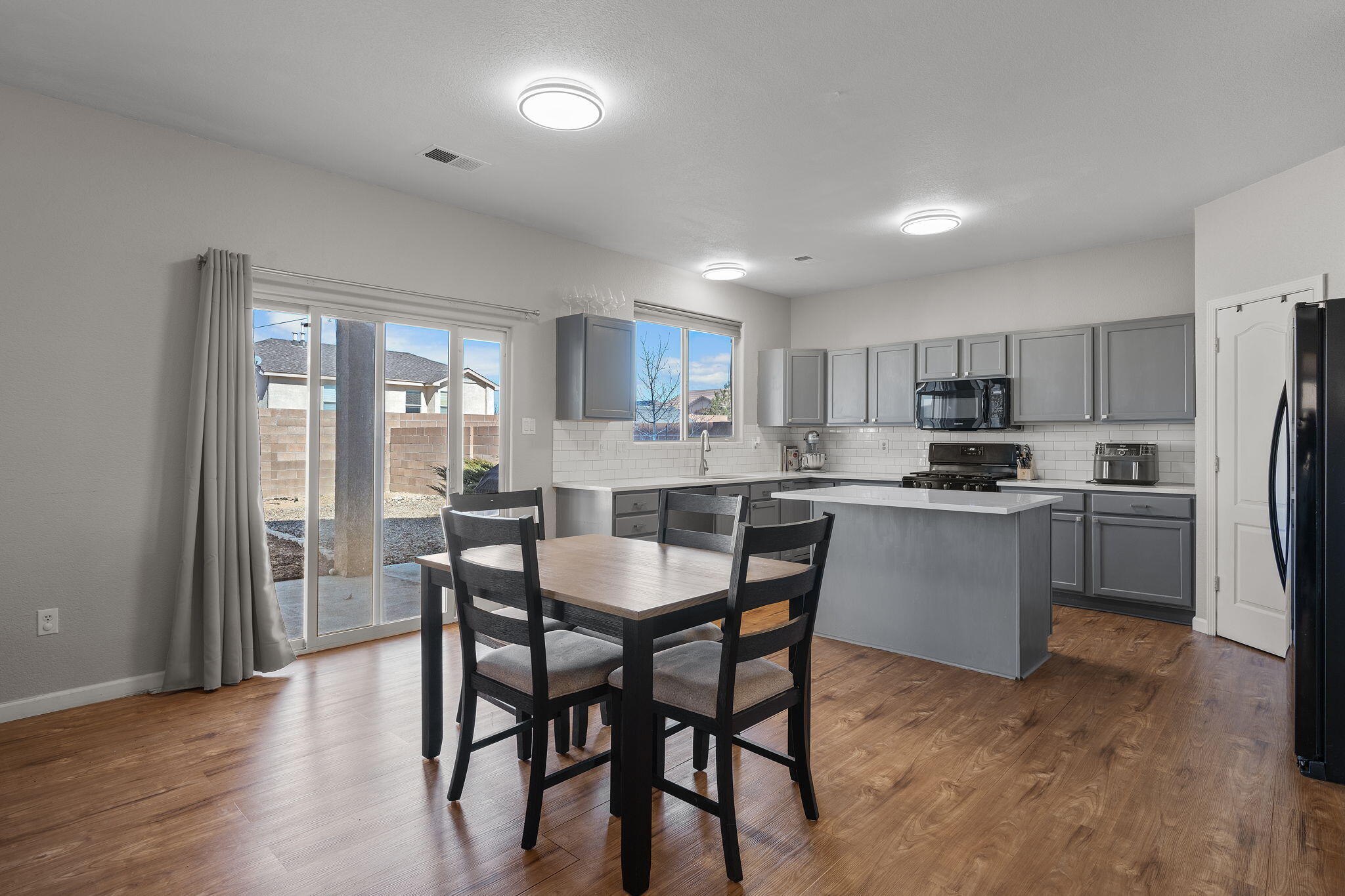 7805 ANGEL PEAK Road NW