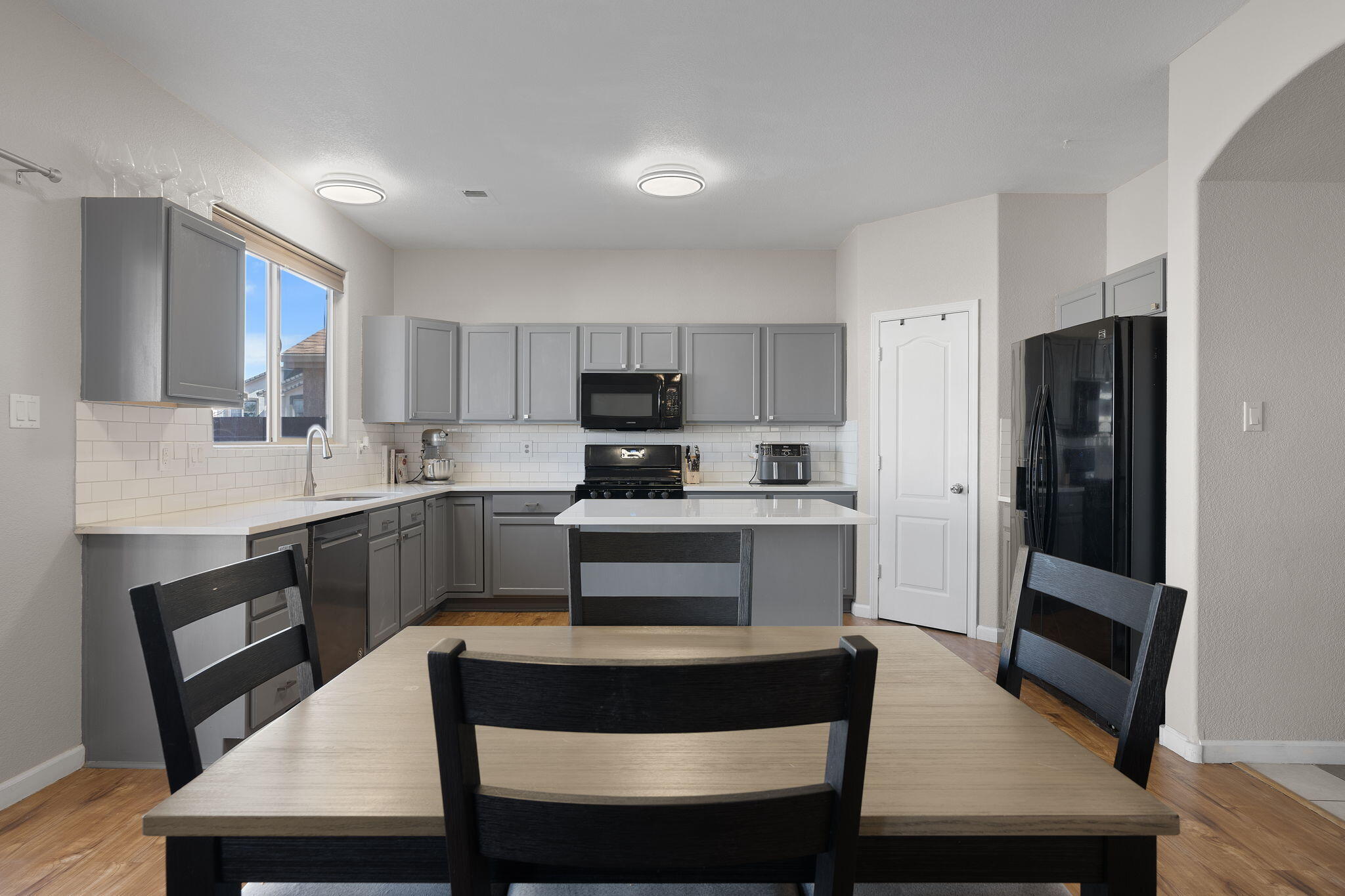 7805 ANGEL PEAK Road NW