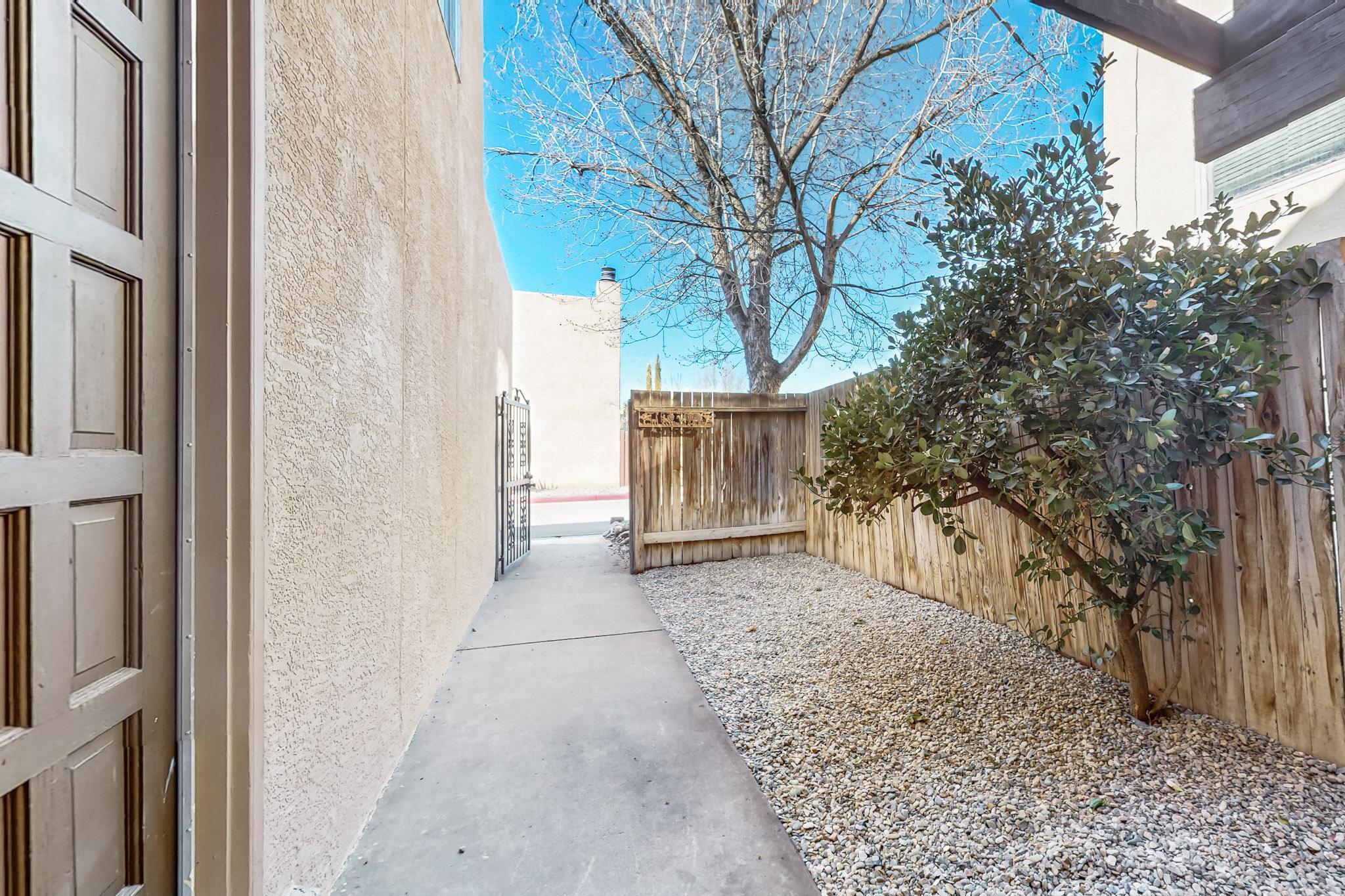 114 CALLE OLAS ALTOS NE