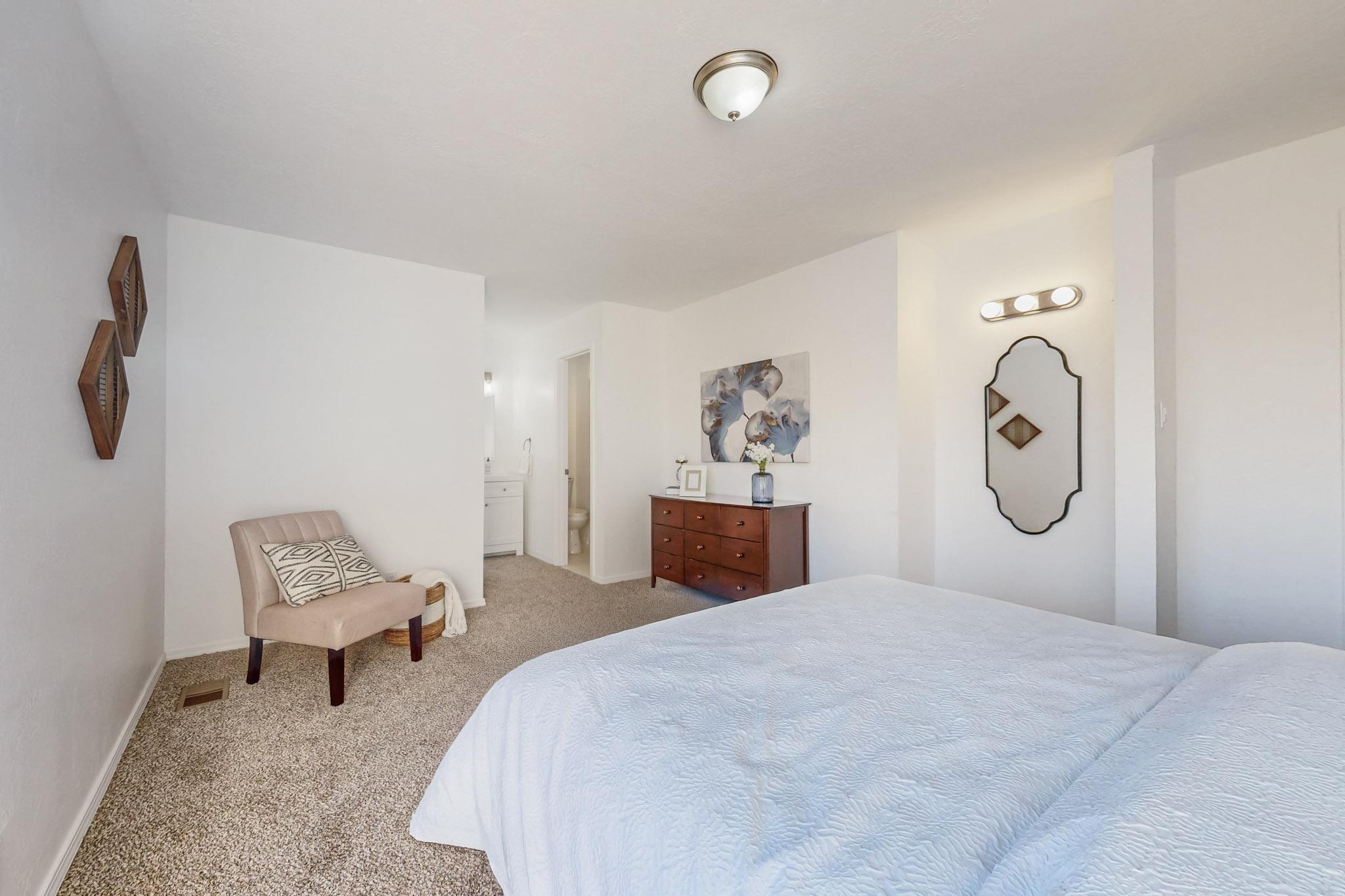 114 CALLE OLAS ALTOS NE