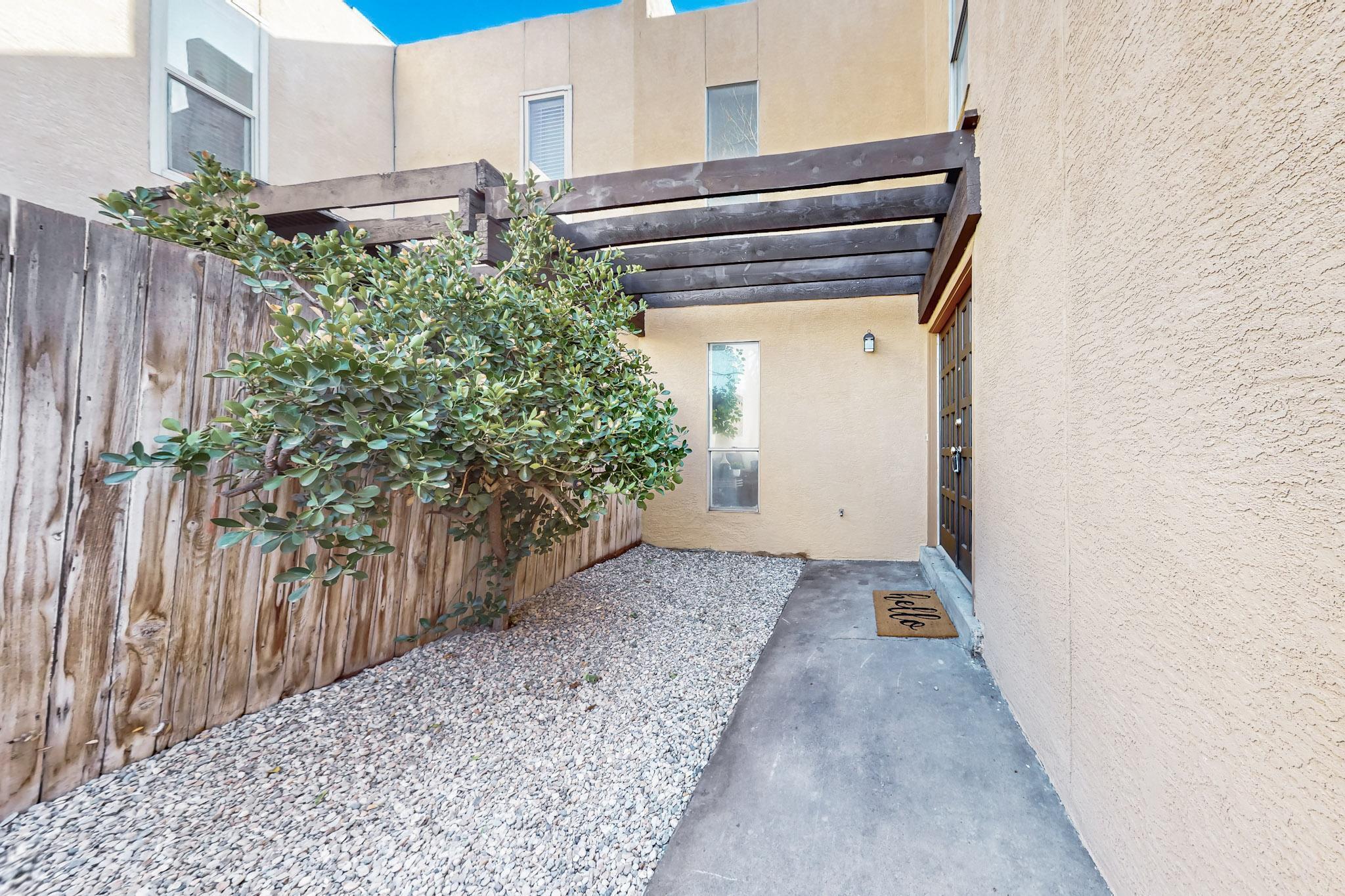 114 CALLE OLAS ALTOS NE