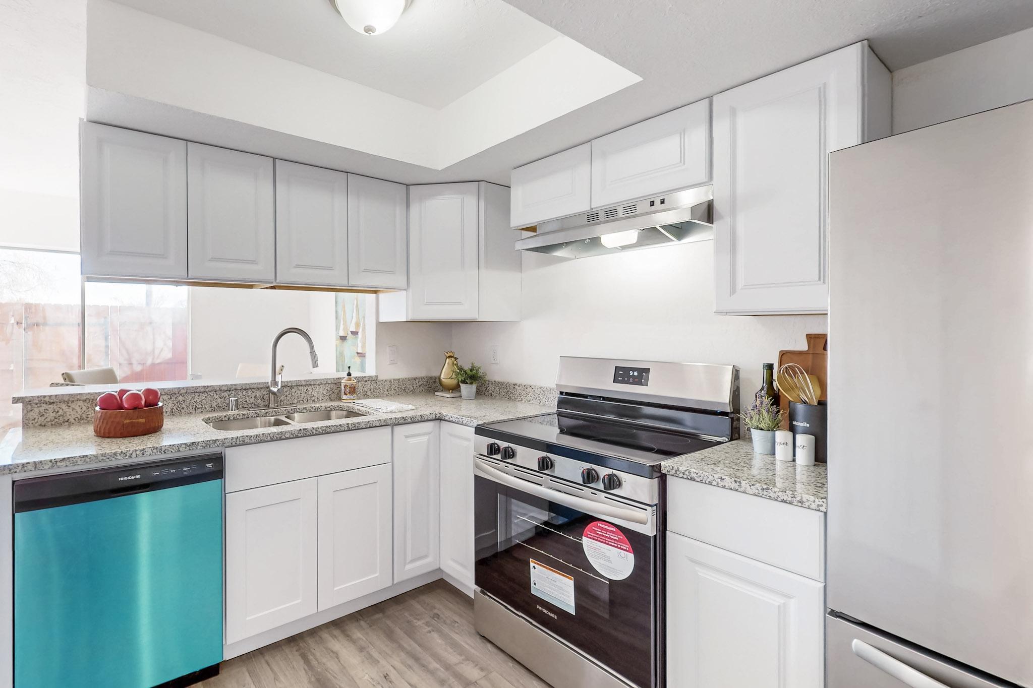 114 CALLE OLAS ALTOS NE