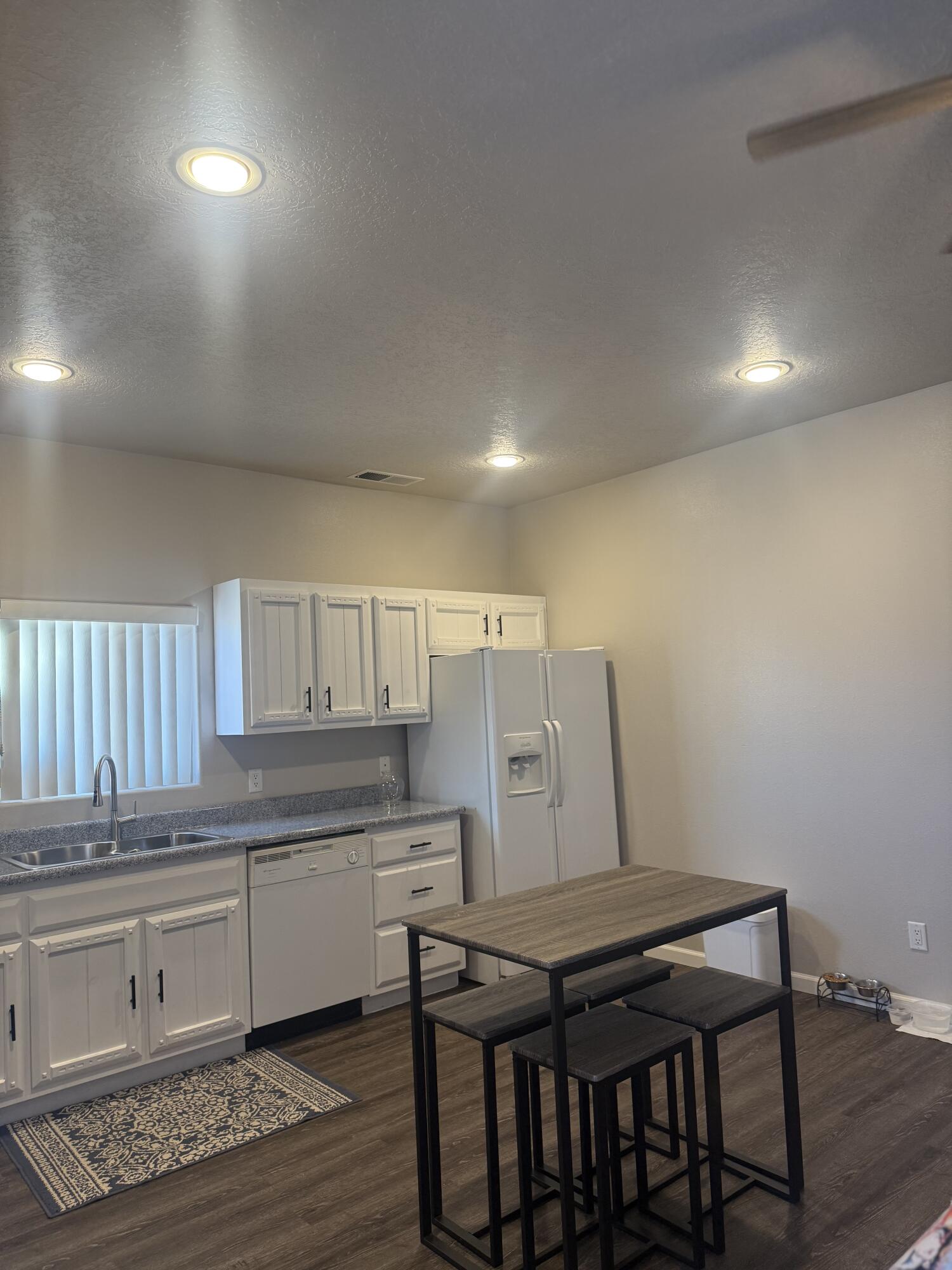 6908 ROBLE BLANCO Drive SW