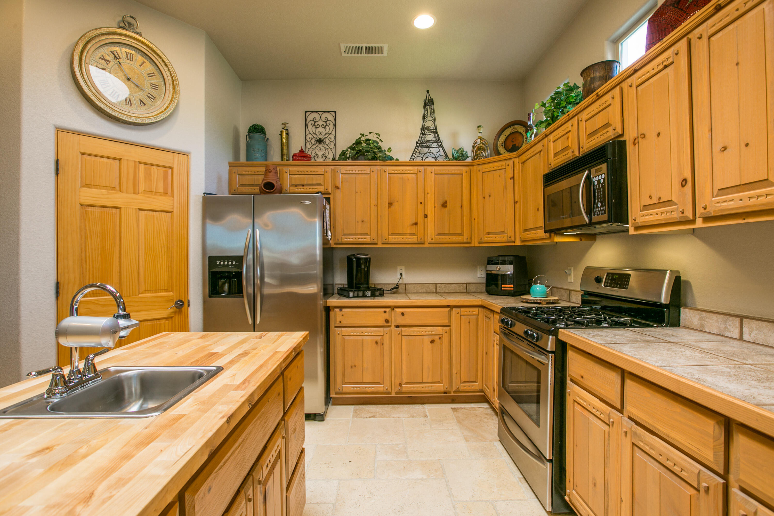 6908 ROBLE BLANCO Drive SW