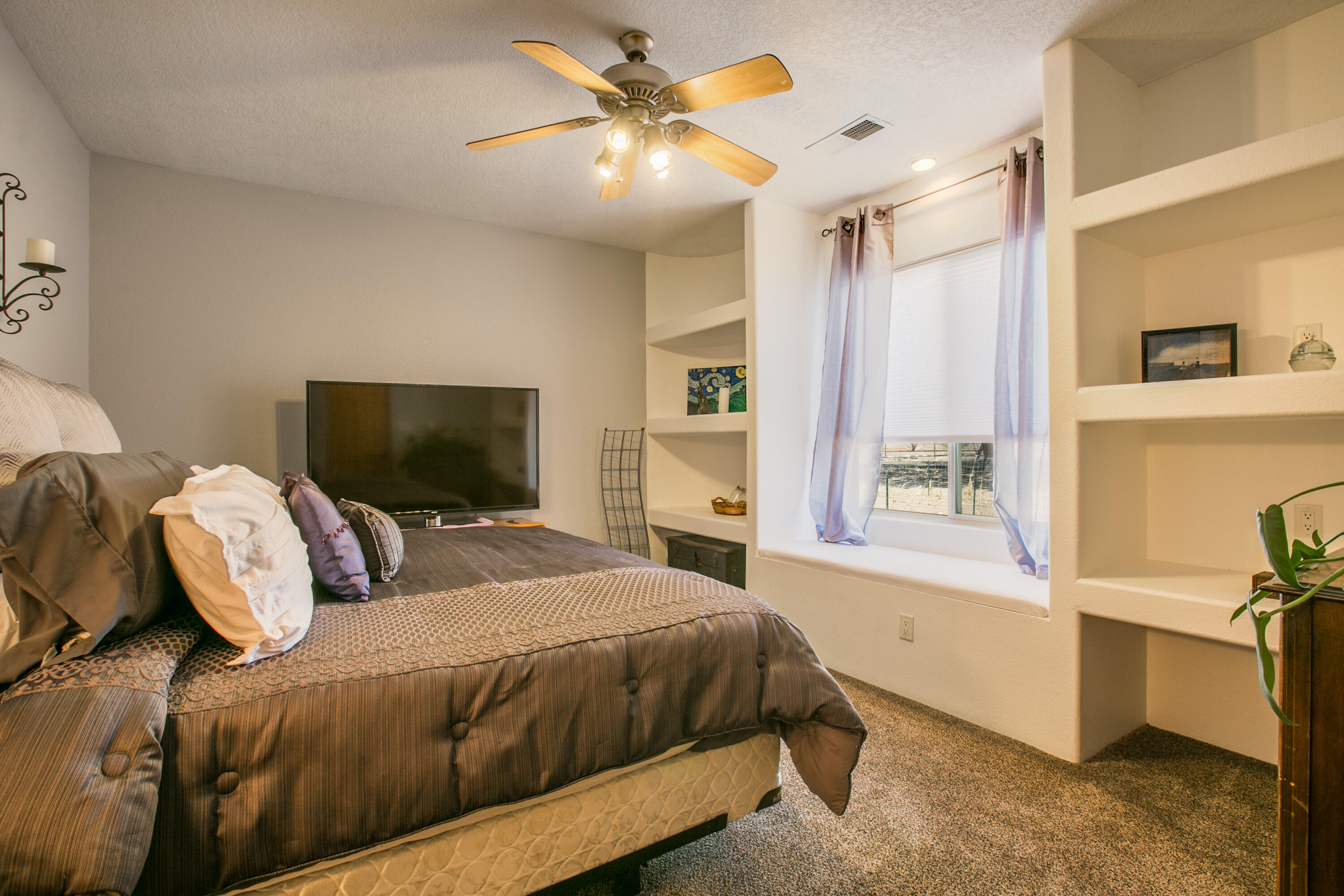 6908 ROBLE BLANCO Drive SW