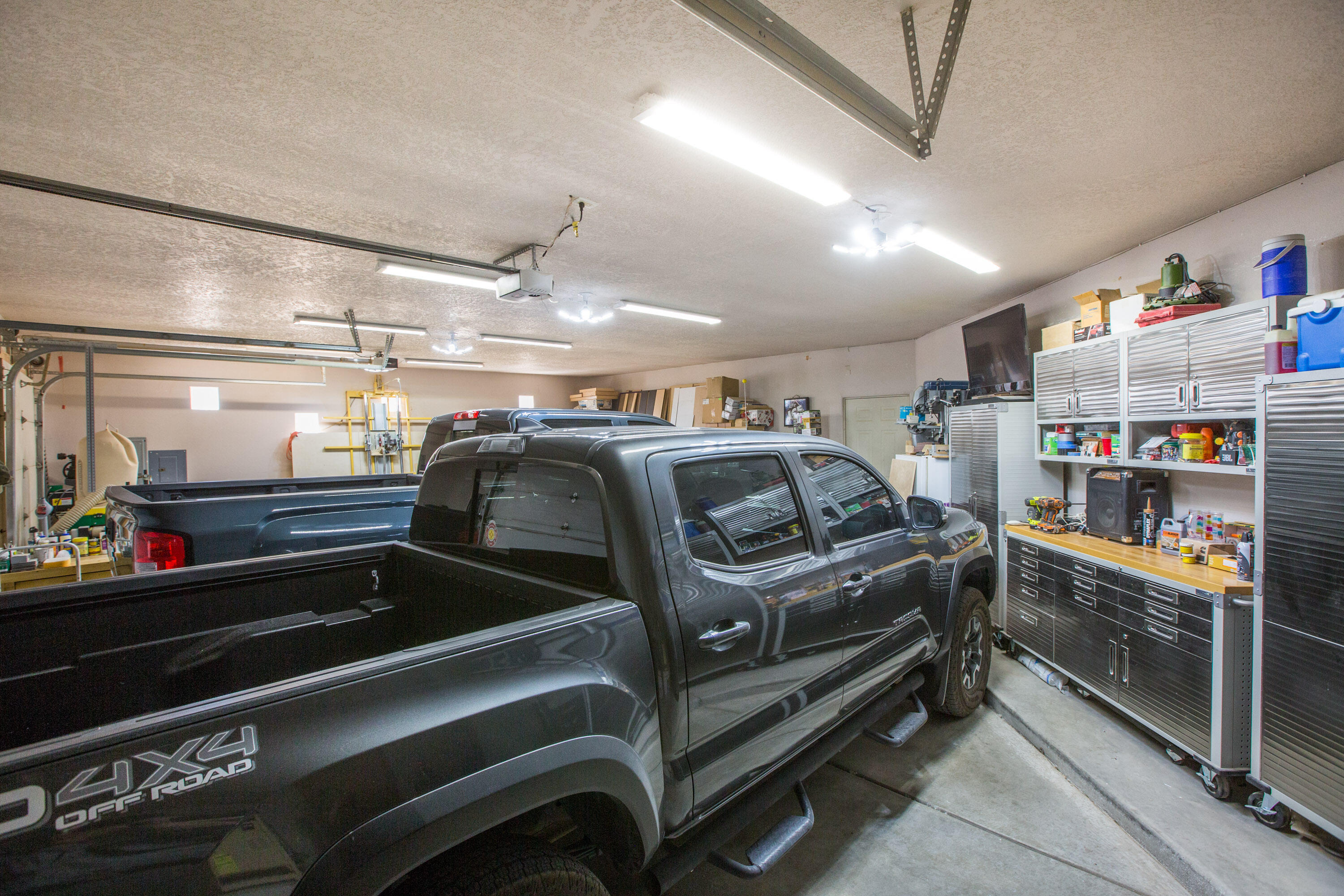 6908 ROBLE BLANCO Drive SW