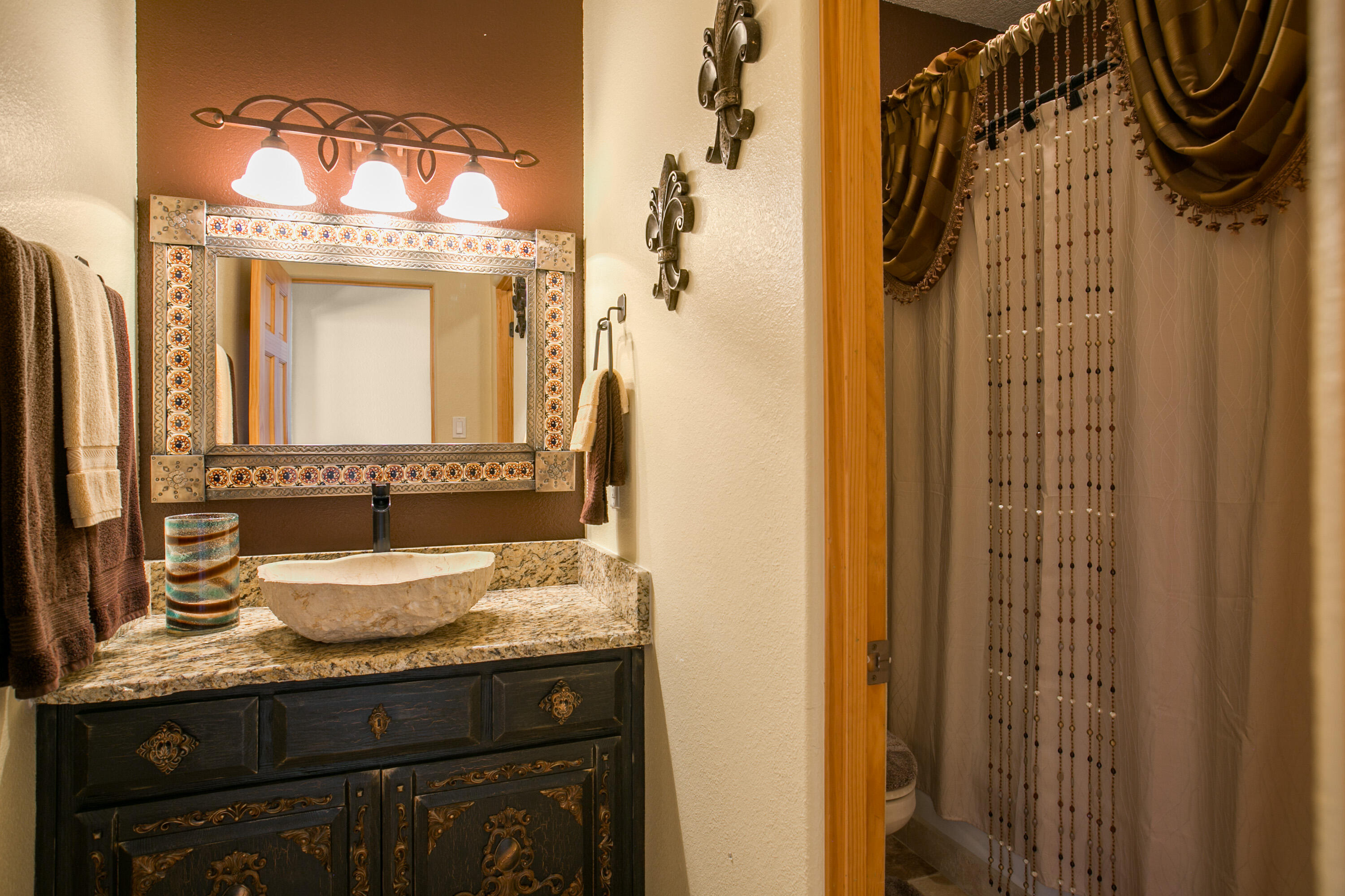 6908 ROBLE BLANCO Drive SW