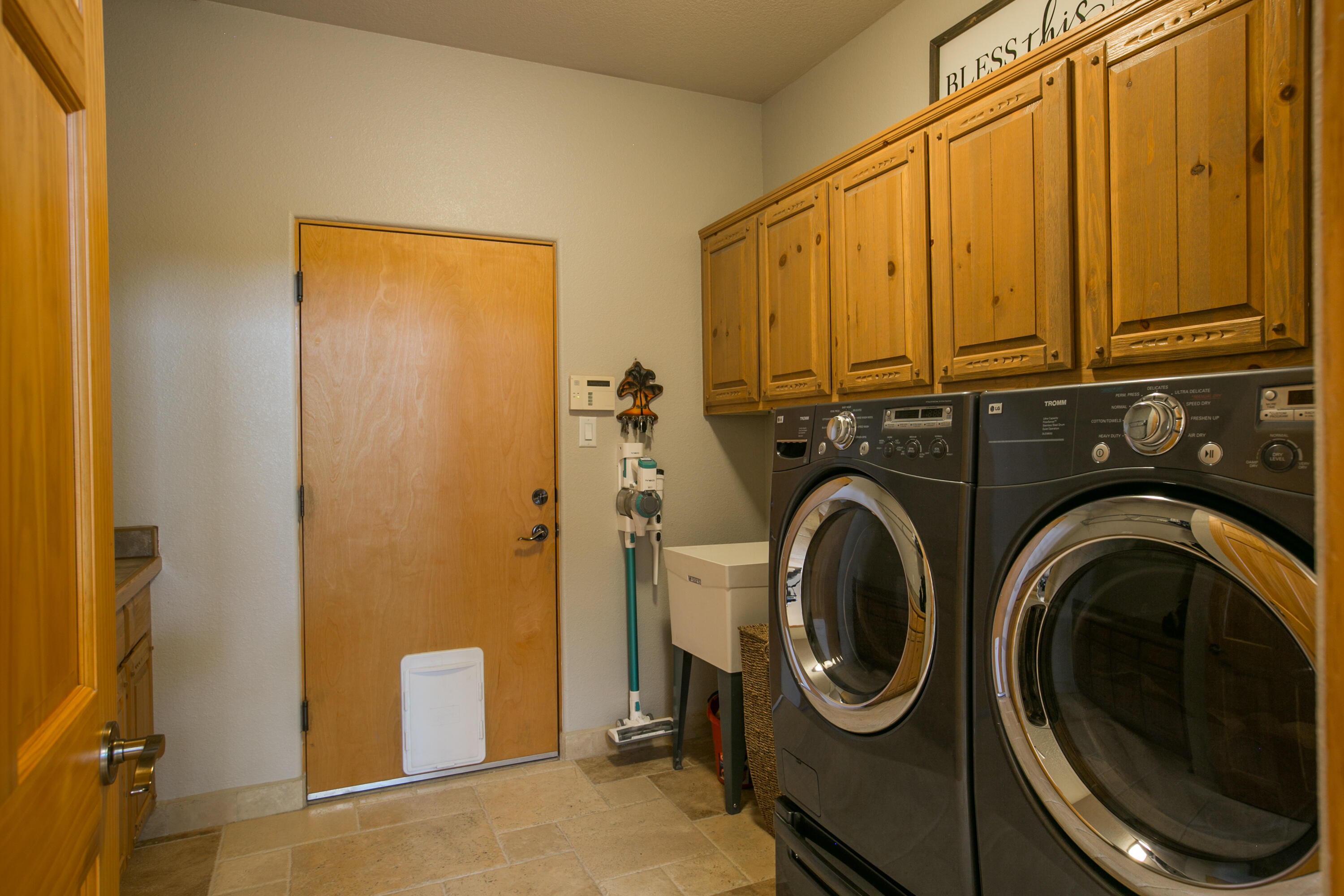 6908 ROBLE BLANCO Drive SW