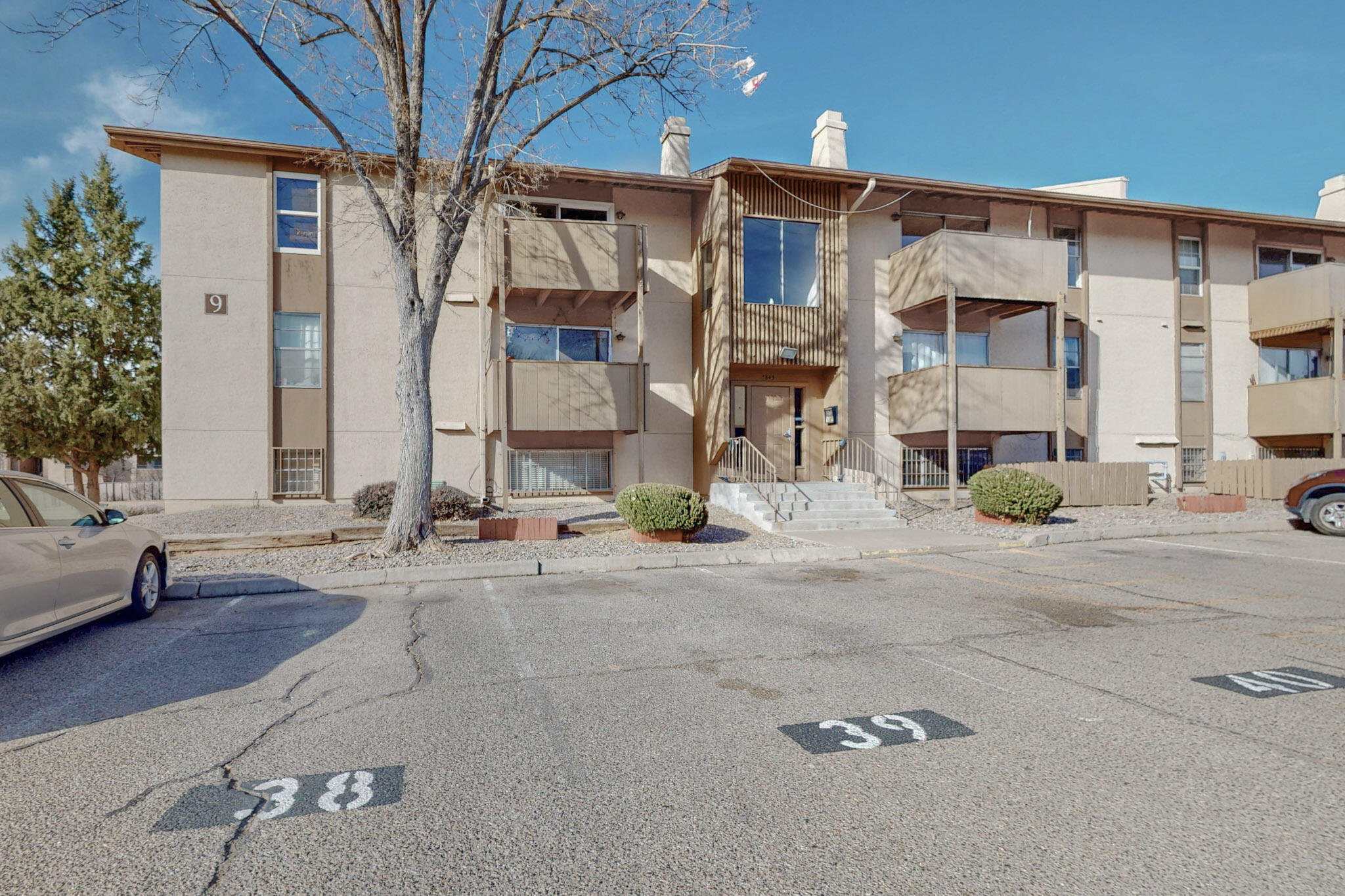 3847 MONTGOMERY Boulevard NE 935