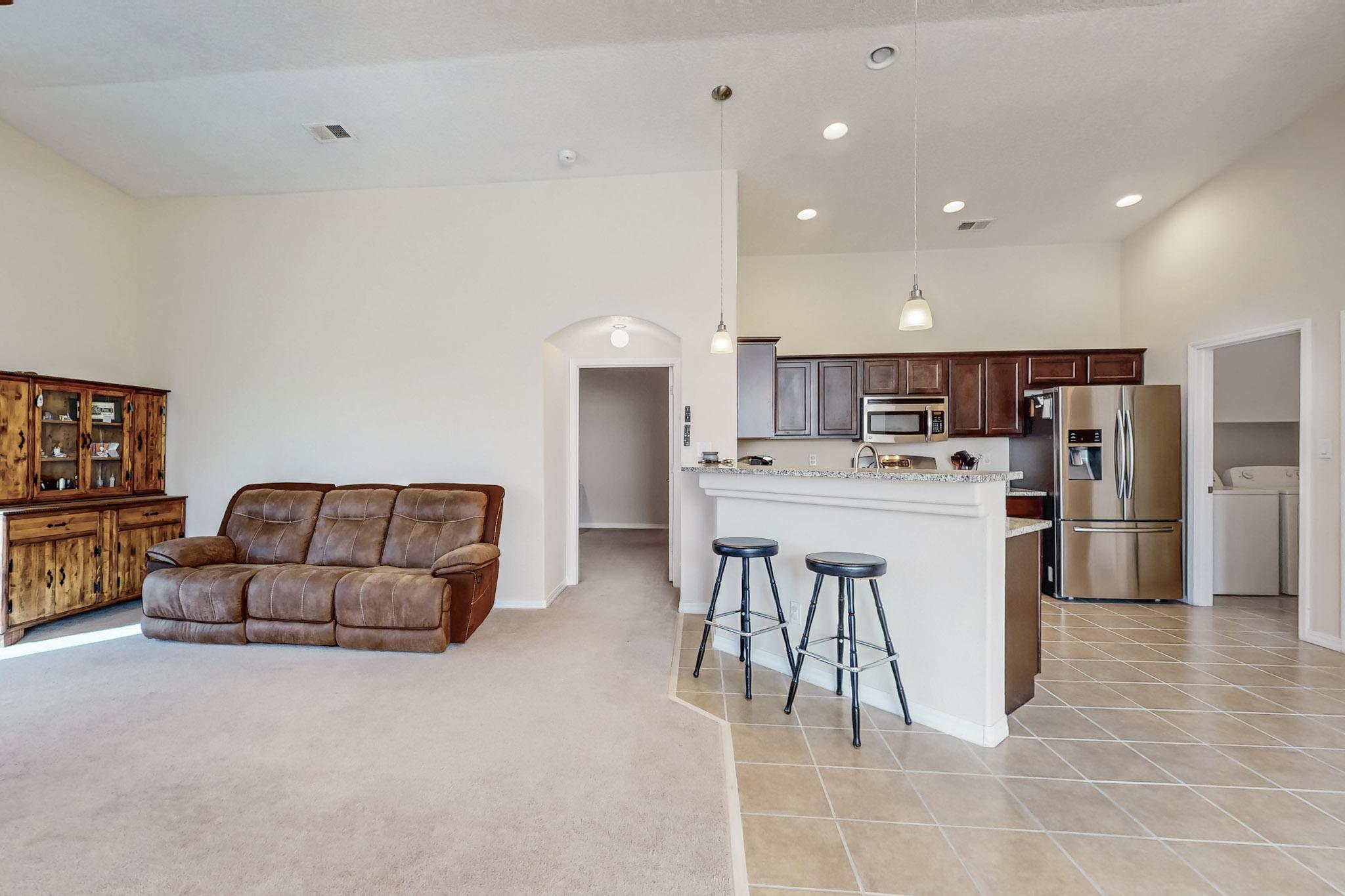 1800 CAMINO RUSTICA SW