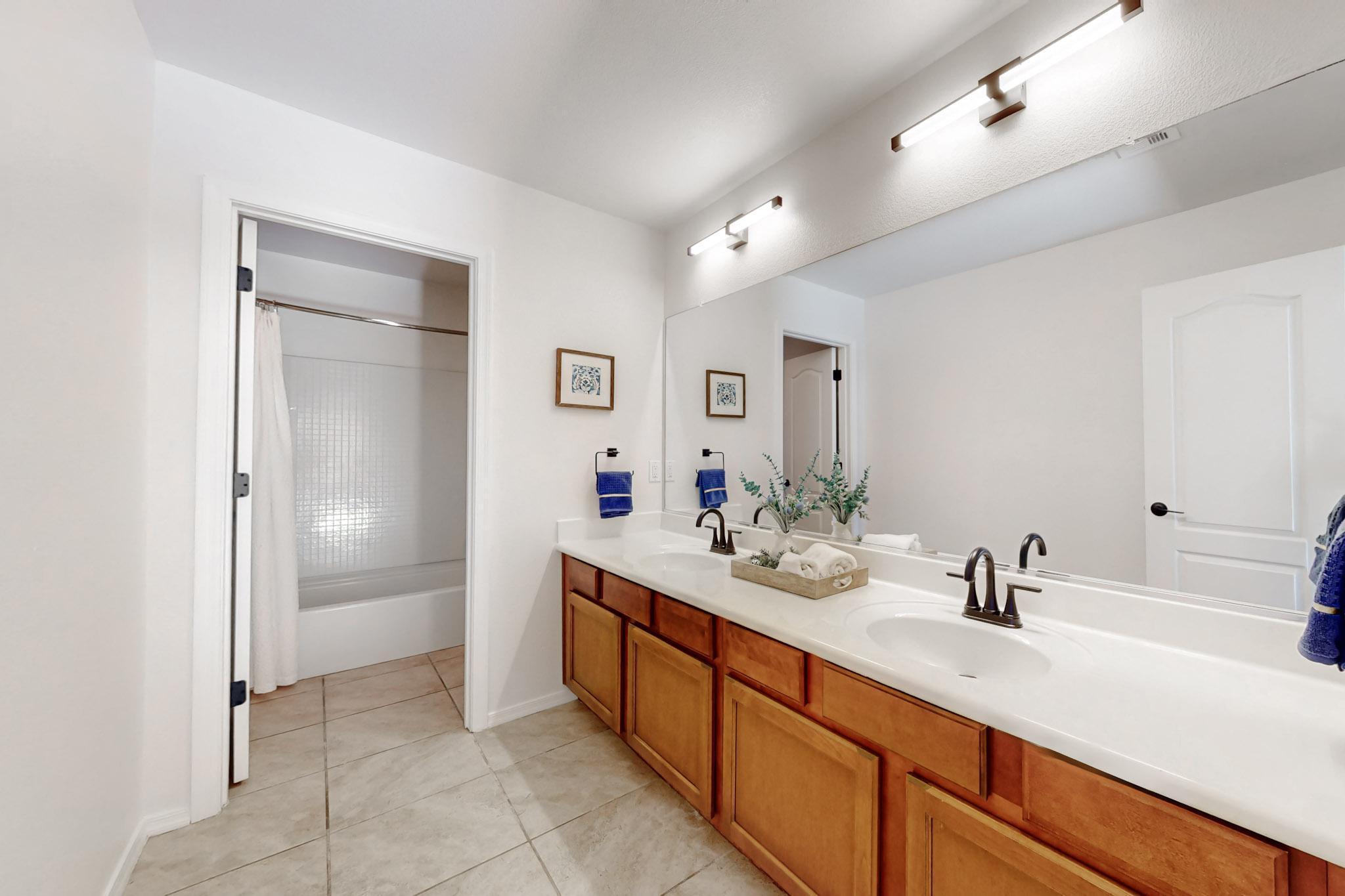 6431 MOUNTAIN HAWK Way NE