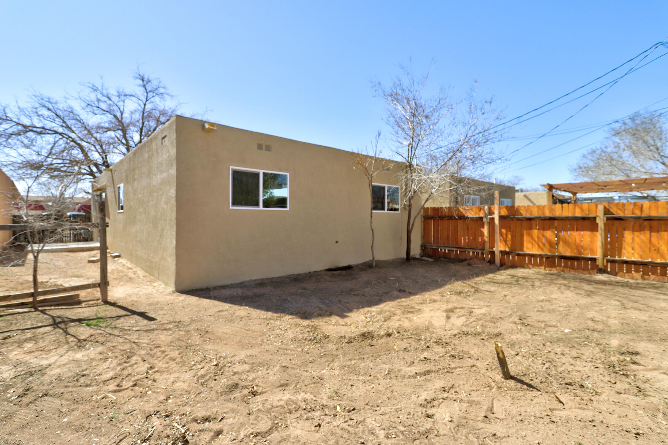 1205 LA POBLANA Road NW