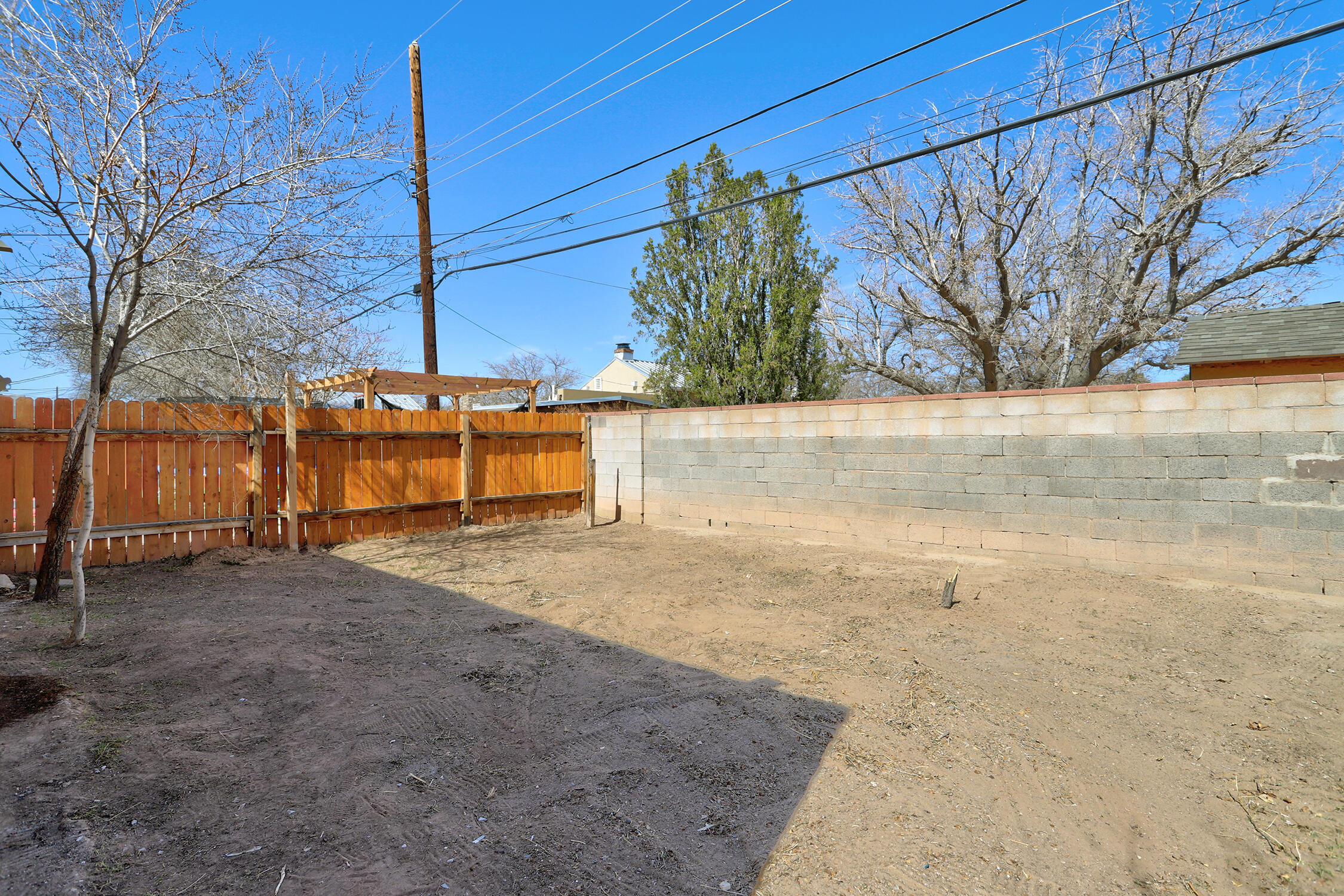 1205 LA POBLANA Road NW