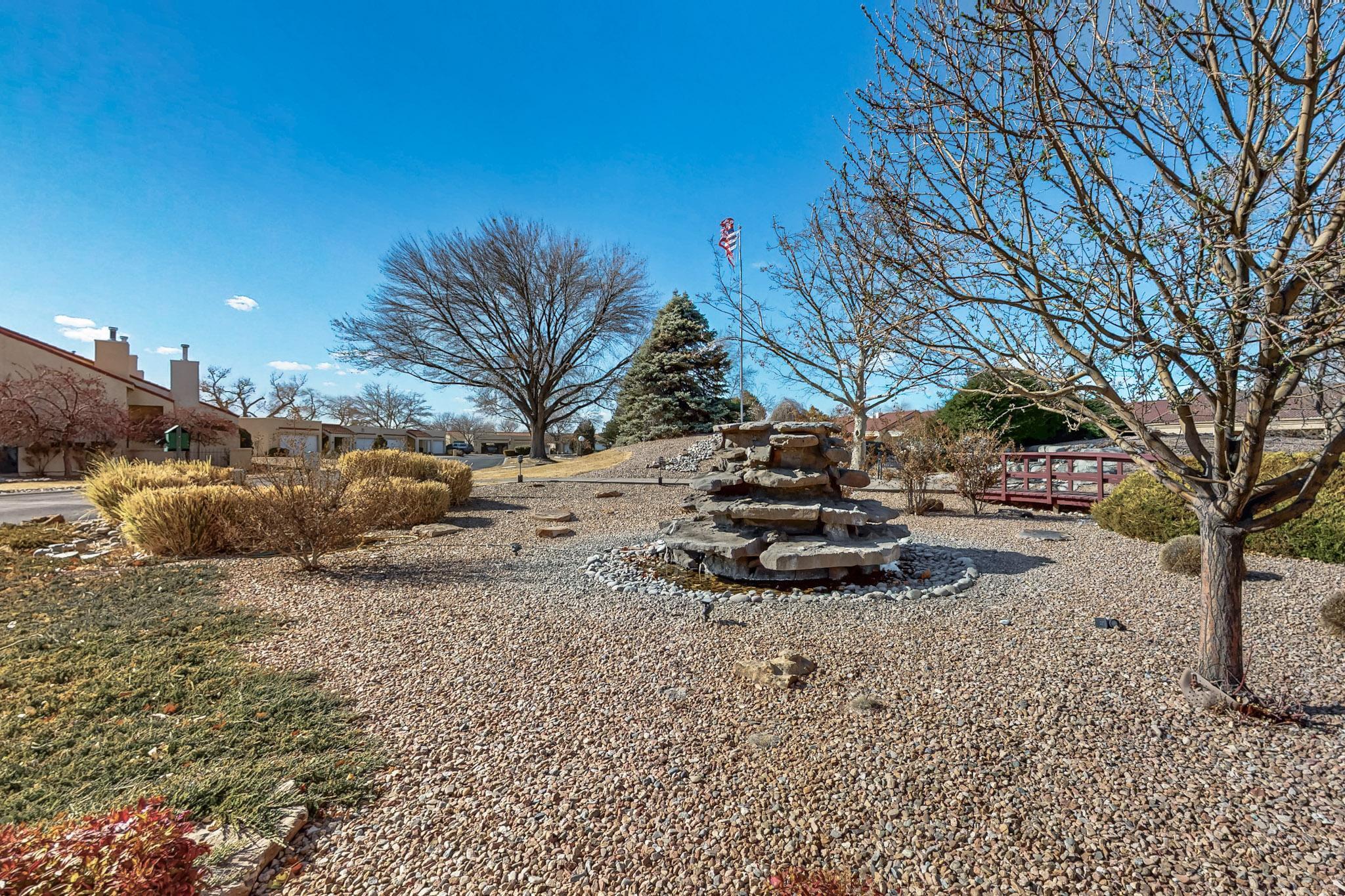 556 EASTLAKE Drive SE