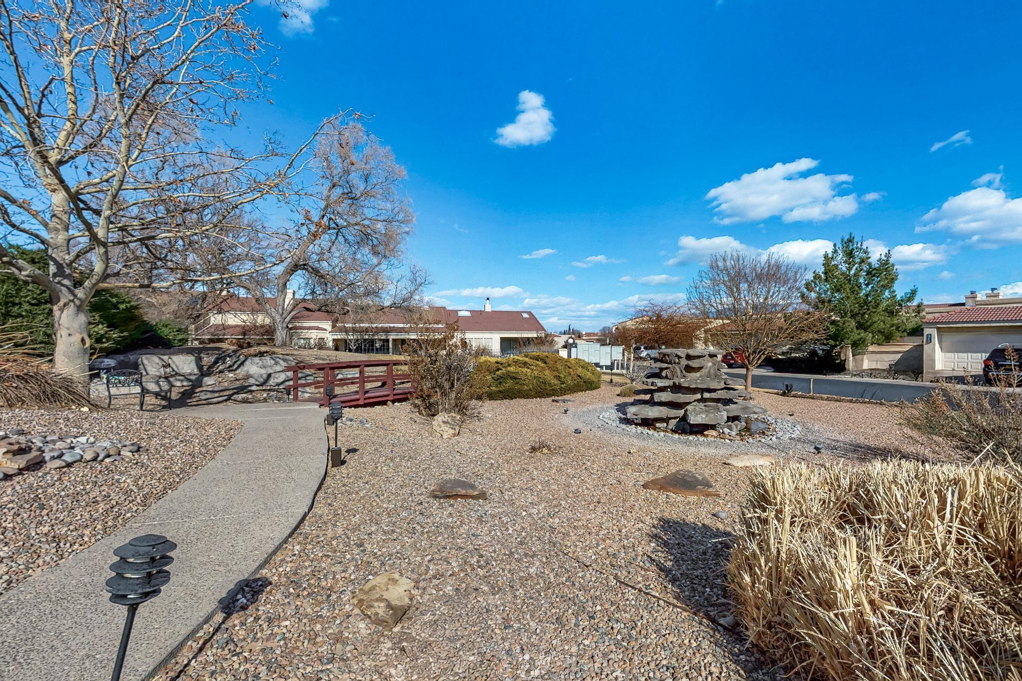 556 EASTLAKE Drive SE