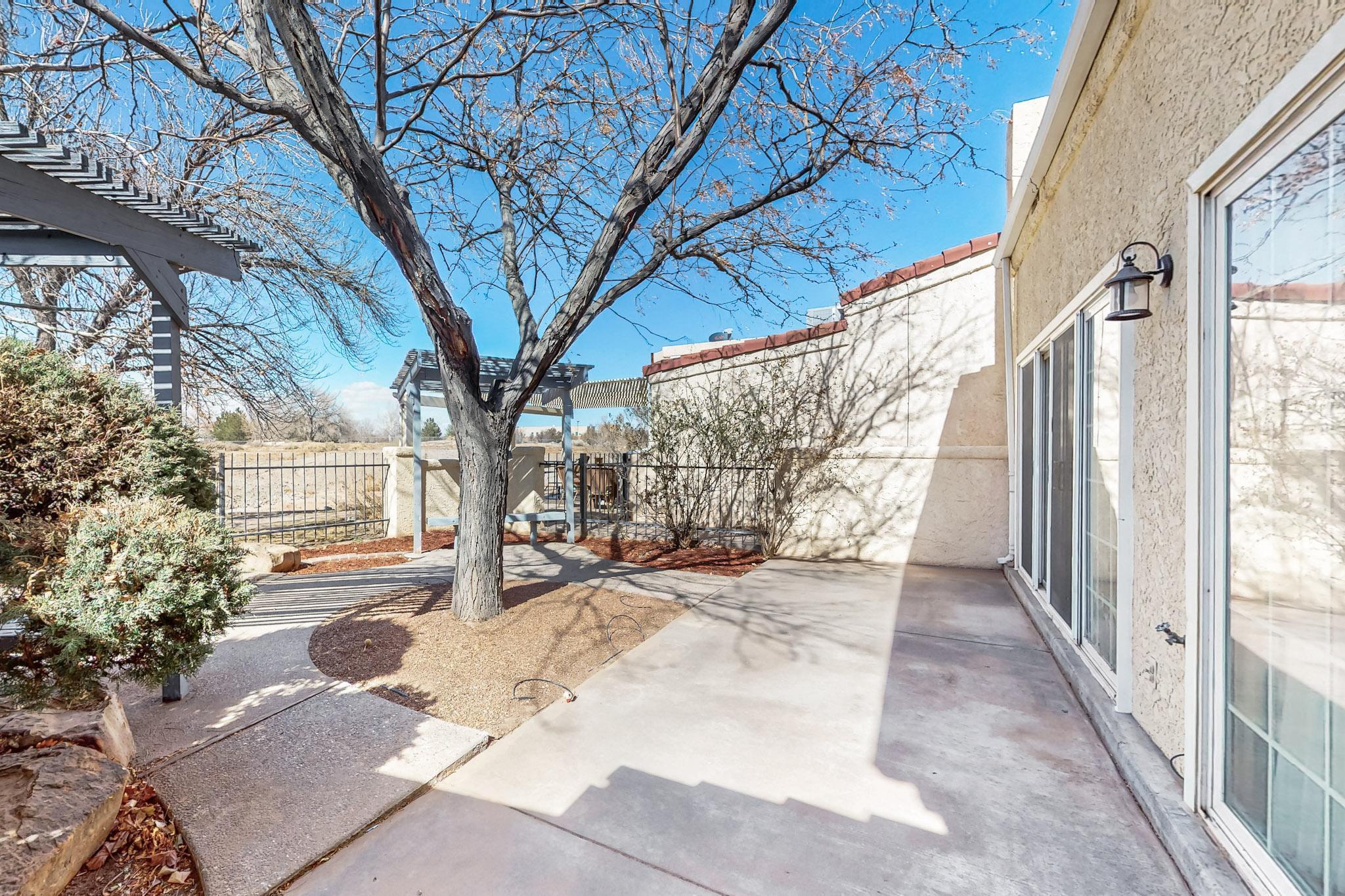 556 EASTLAKE Drive SE