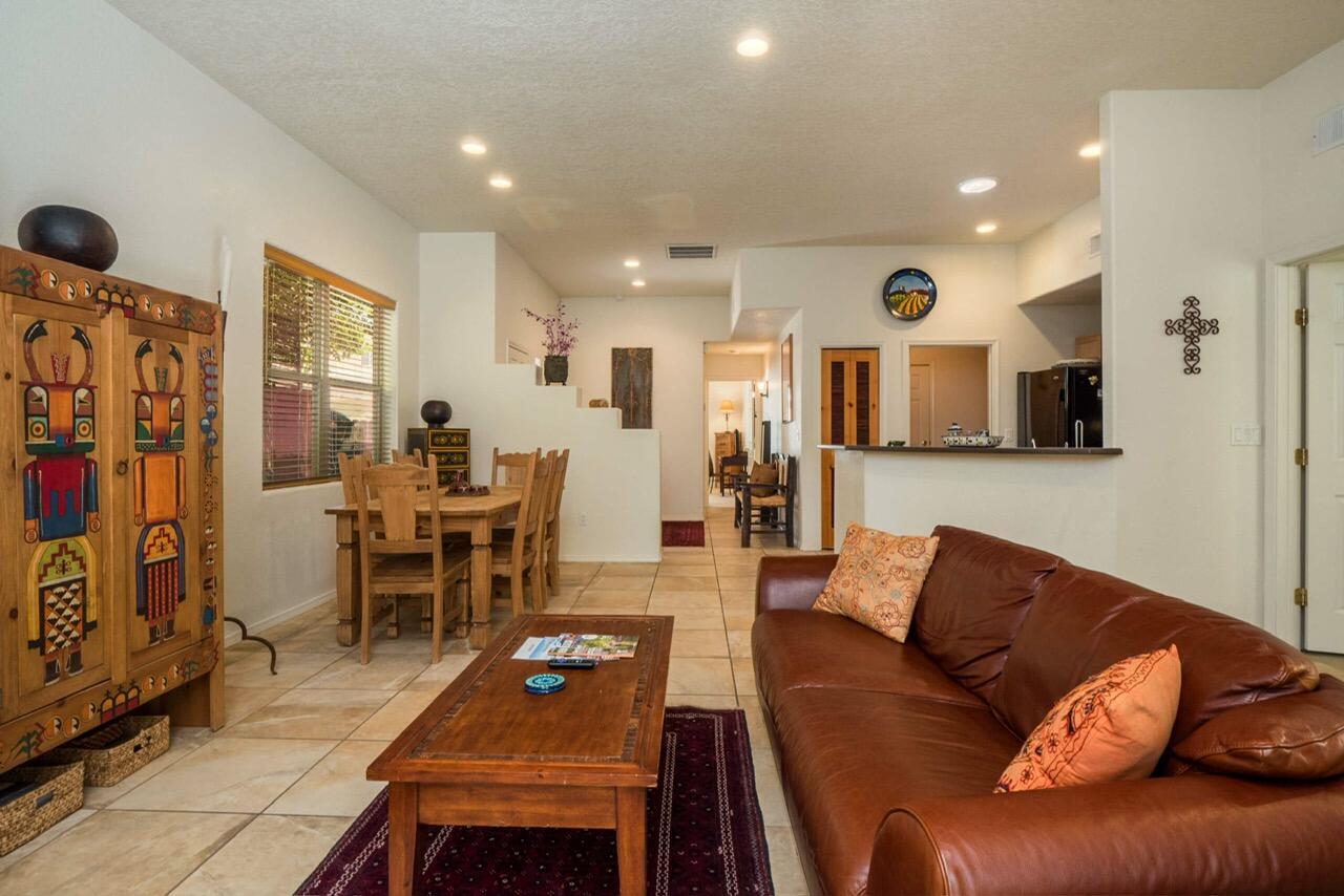 3508 SETARIA Road NW