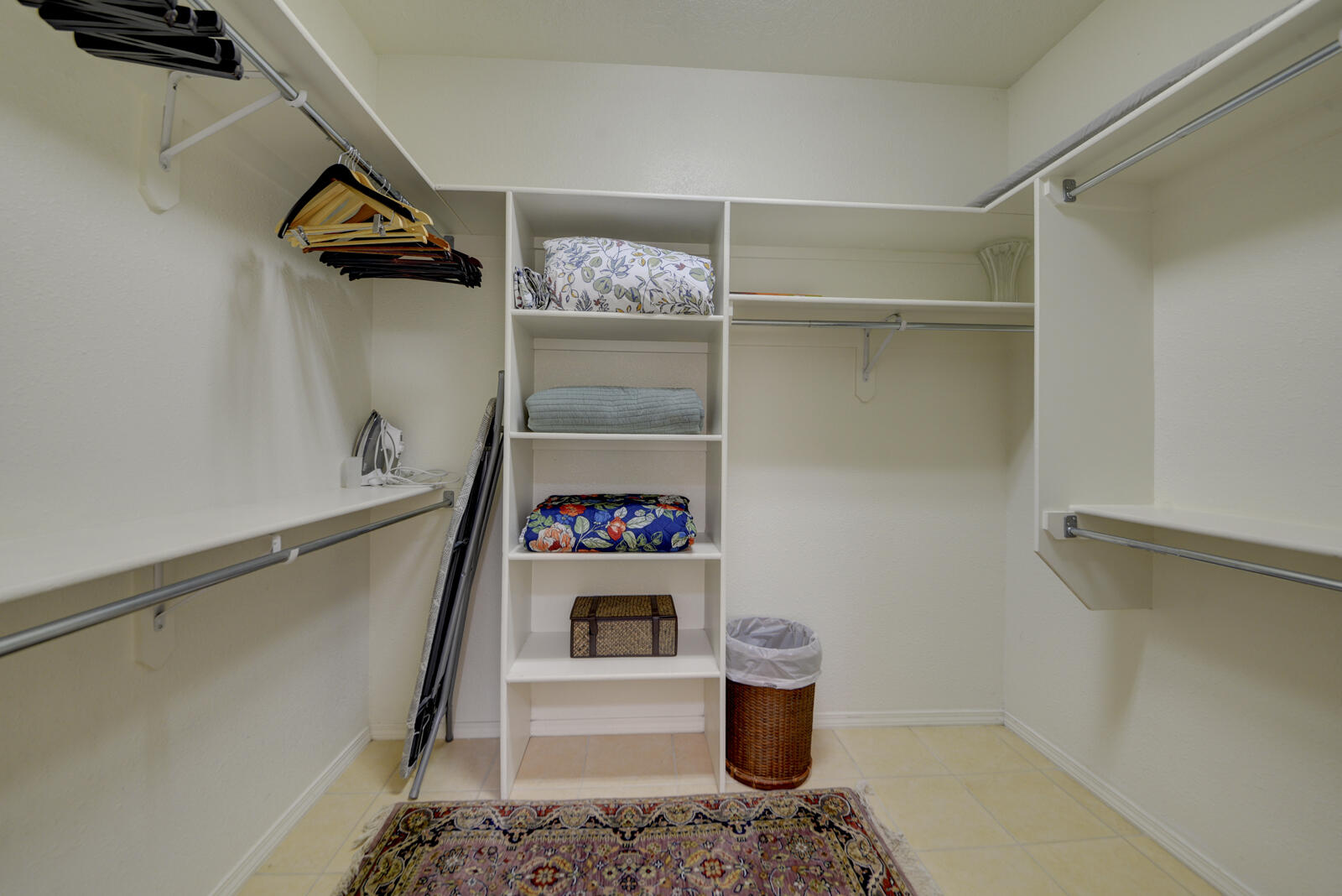 3508 SETARIA Road NW