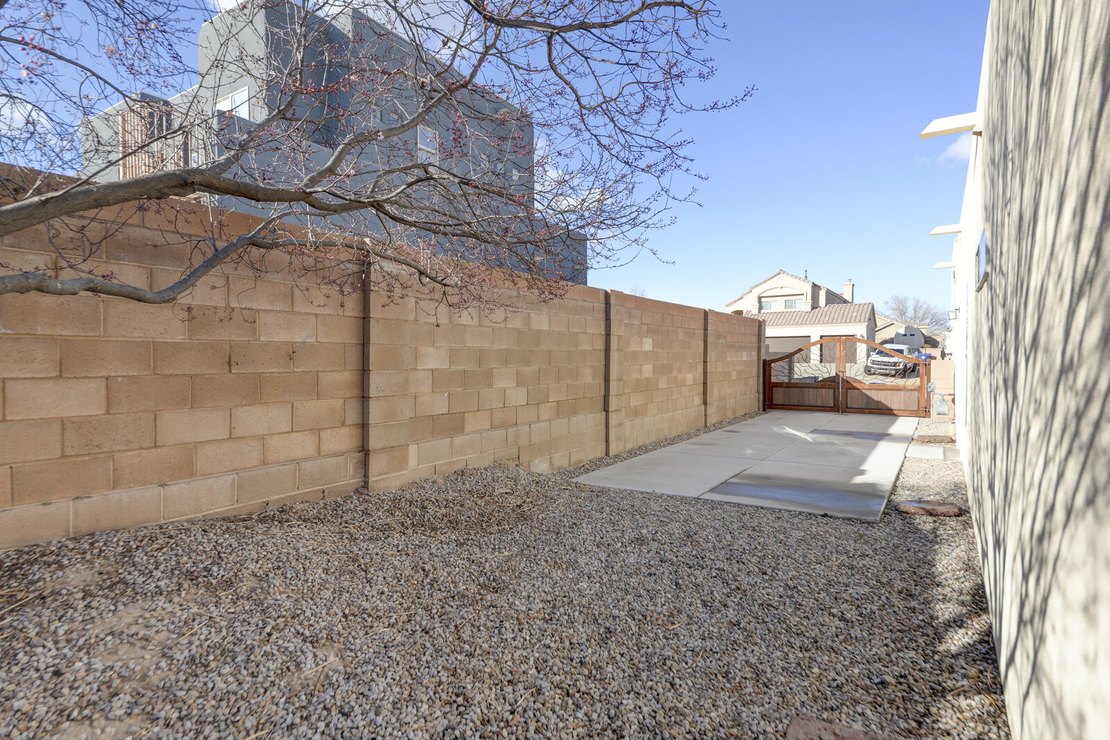 4612 CONGRESS Avenue NW