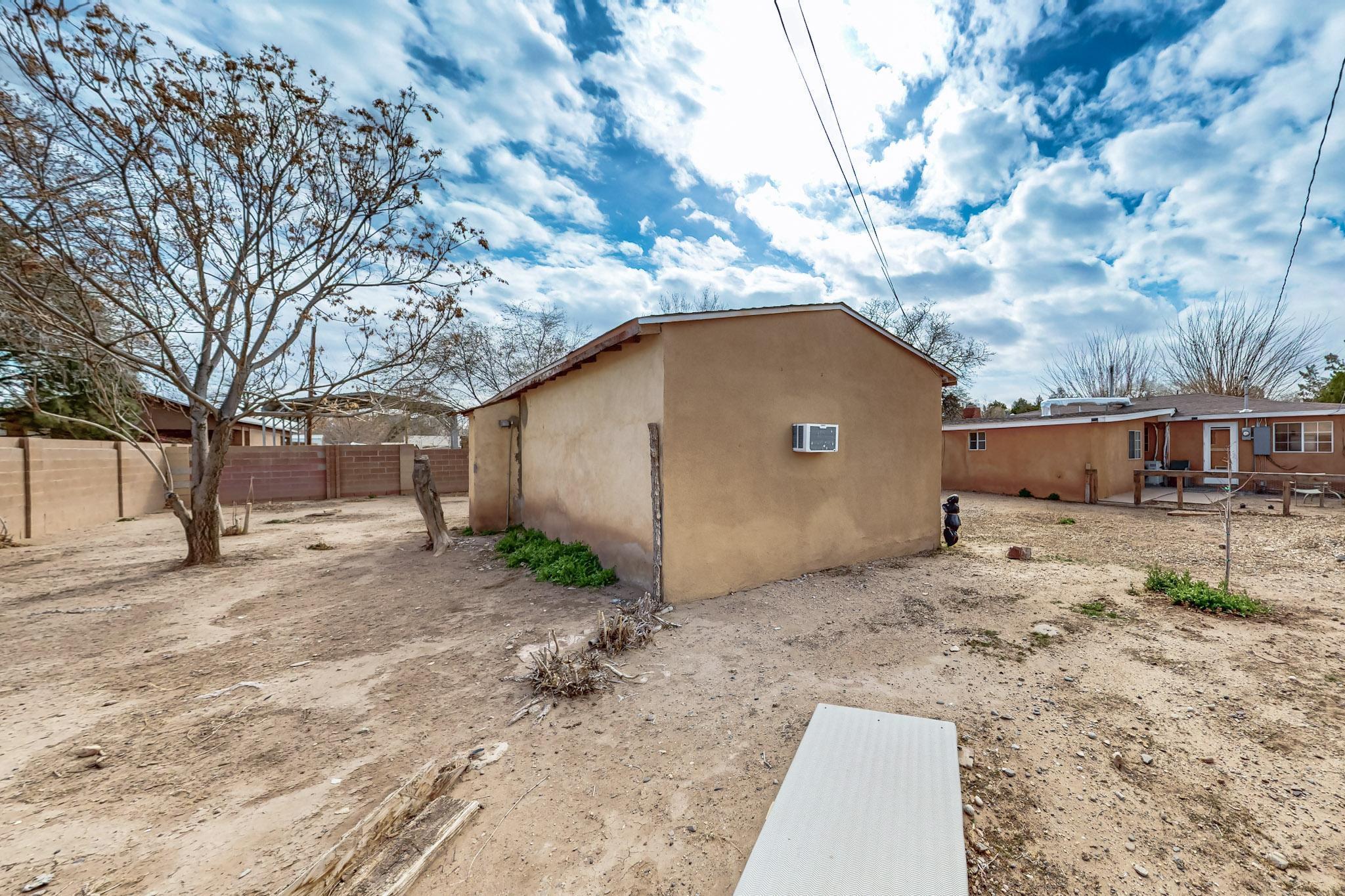1533 HOOPER Road SW