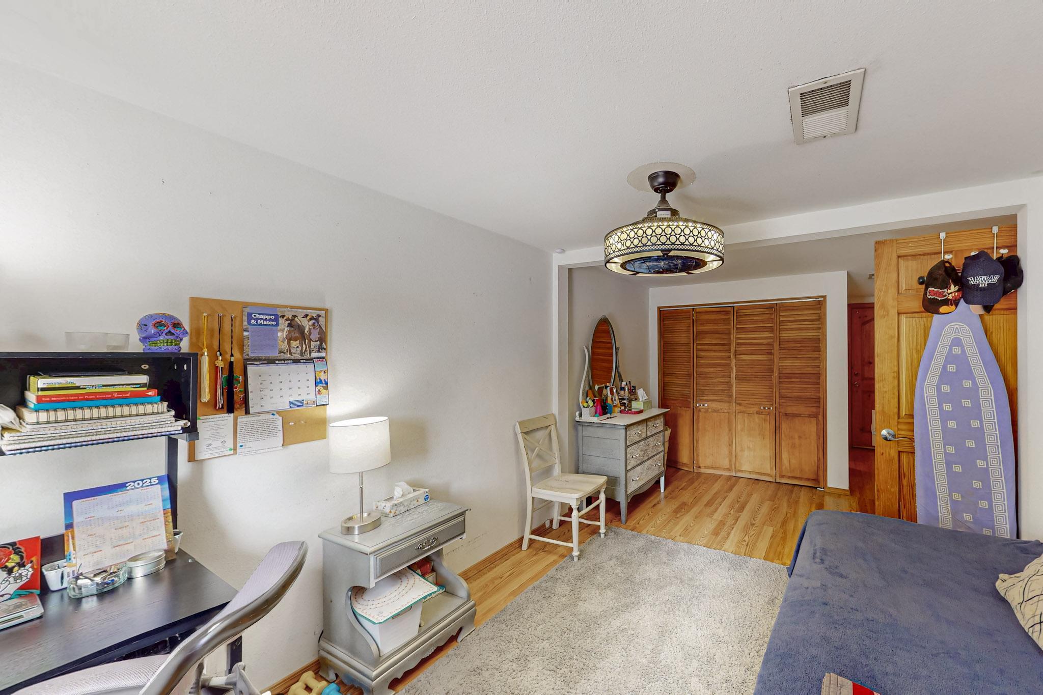 1533 HOOPER Road SW